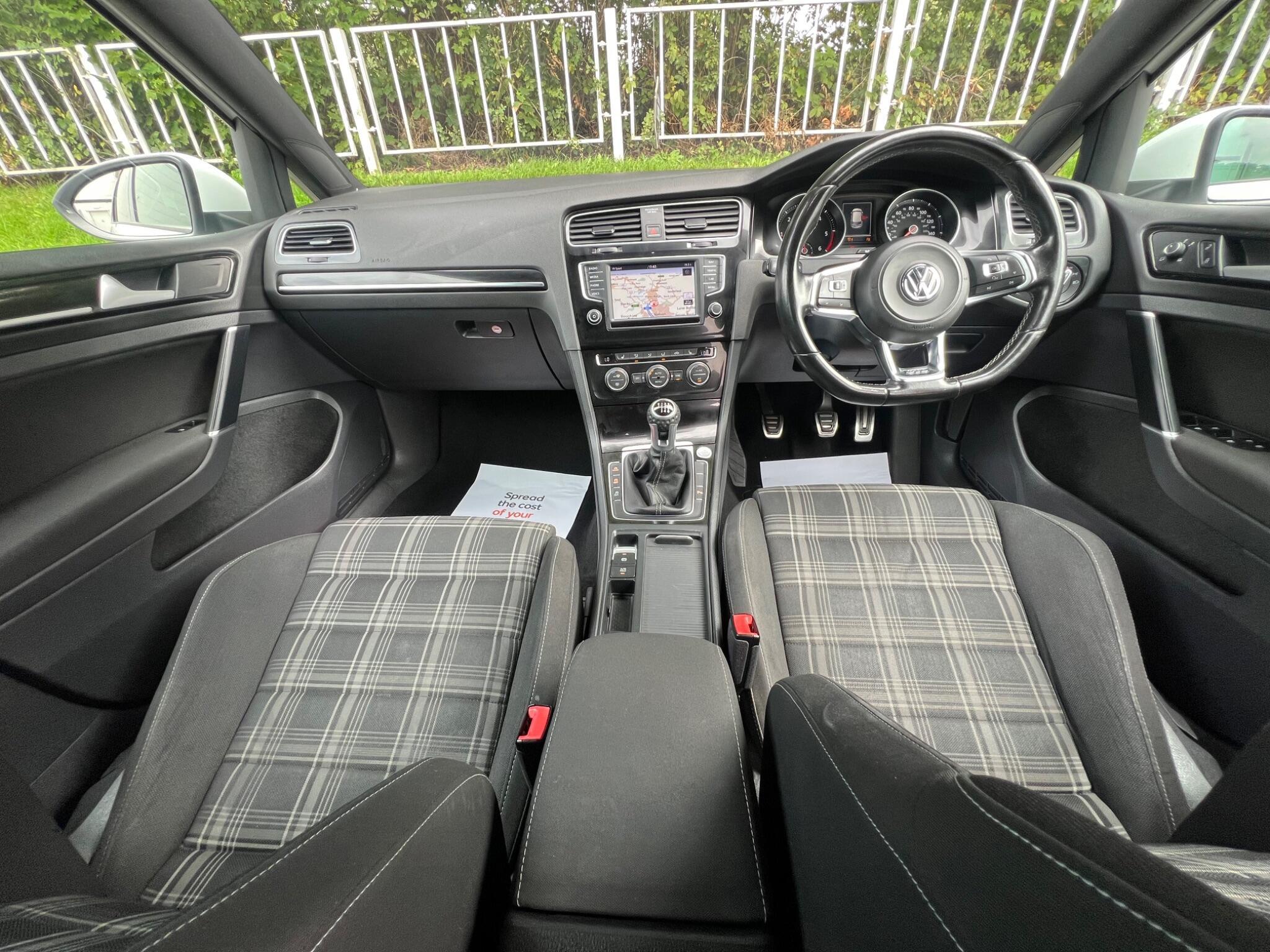 Volkswagen Golf - Image 18