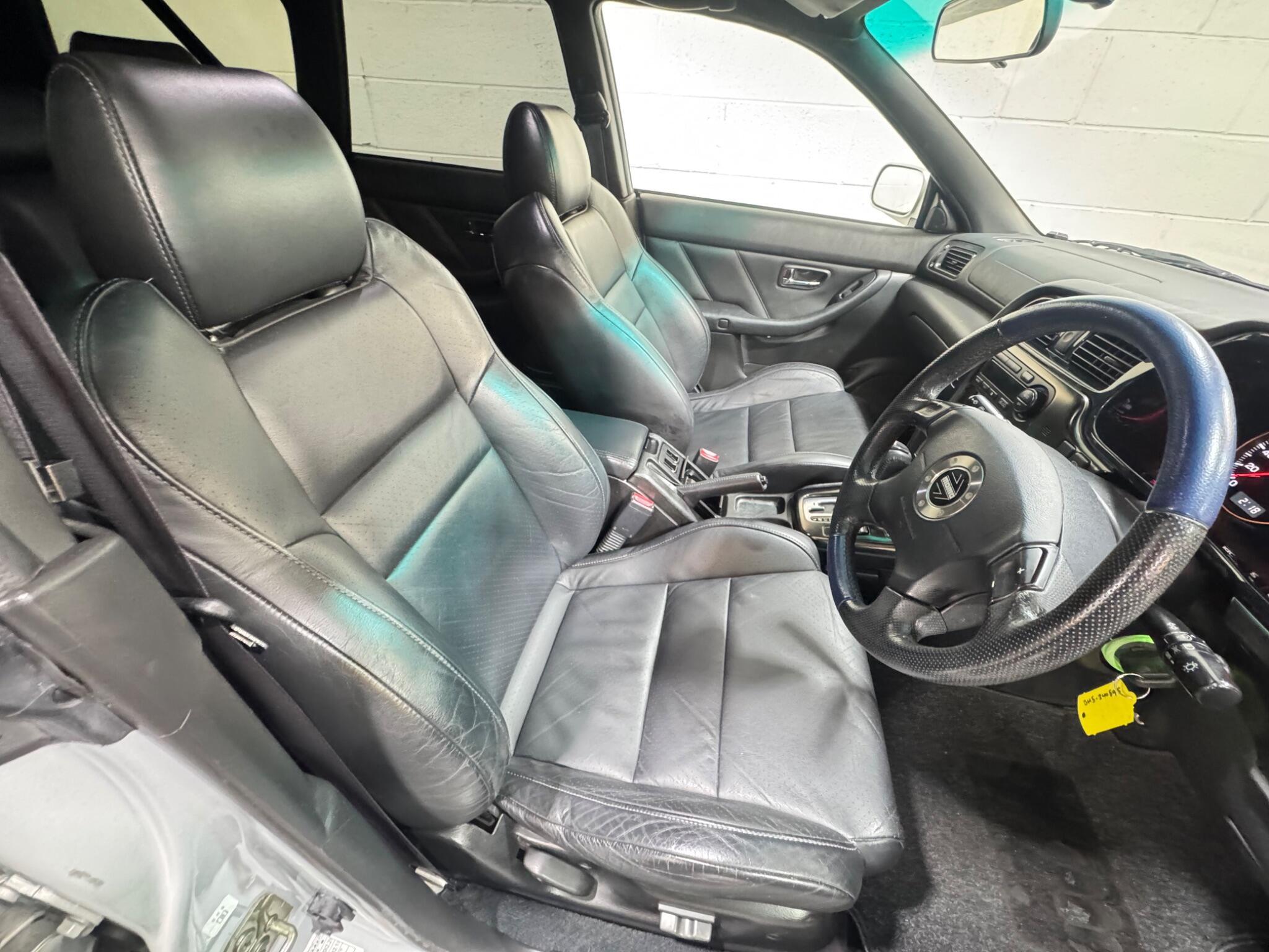Subaru Legacy - Image 8