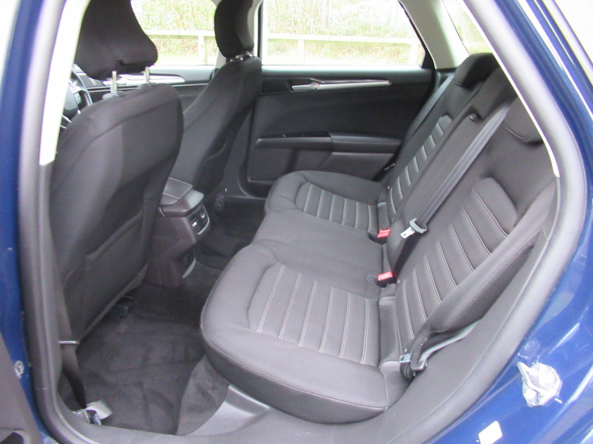 Ford Mondeo - Image 17