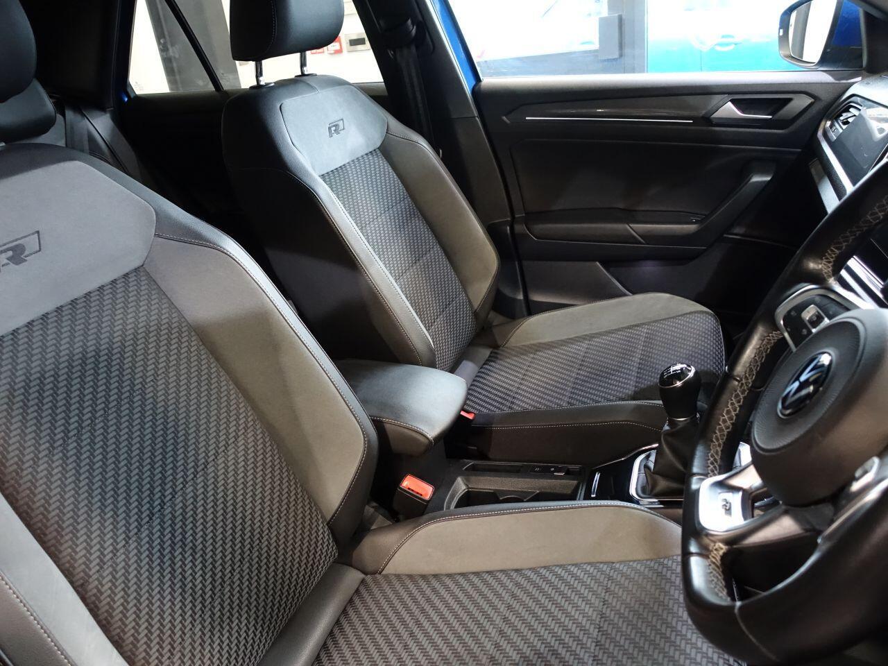Volkswagen T-Roc - Image 37