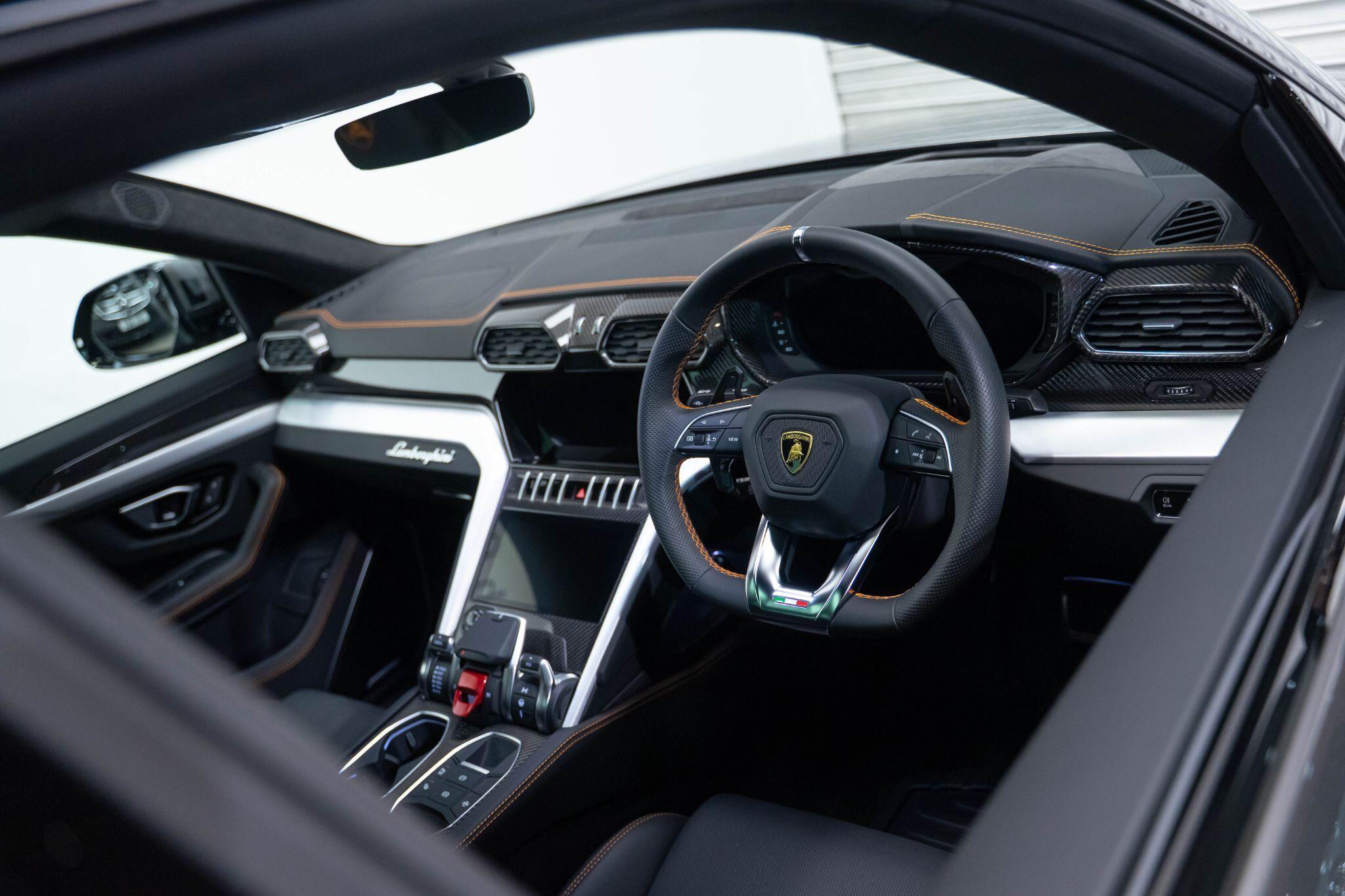 Lamborghini Urus - Image 23