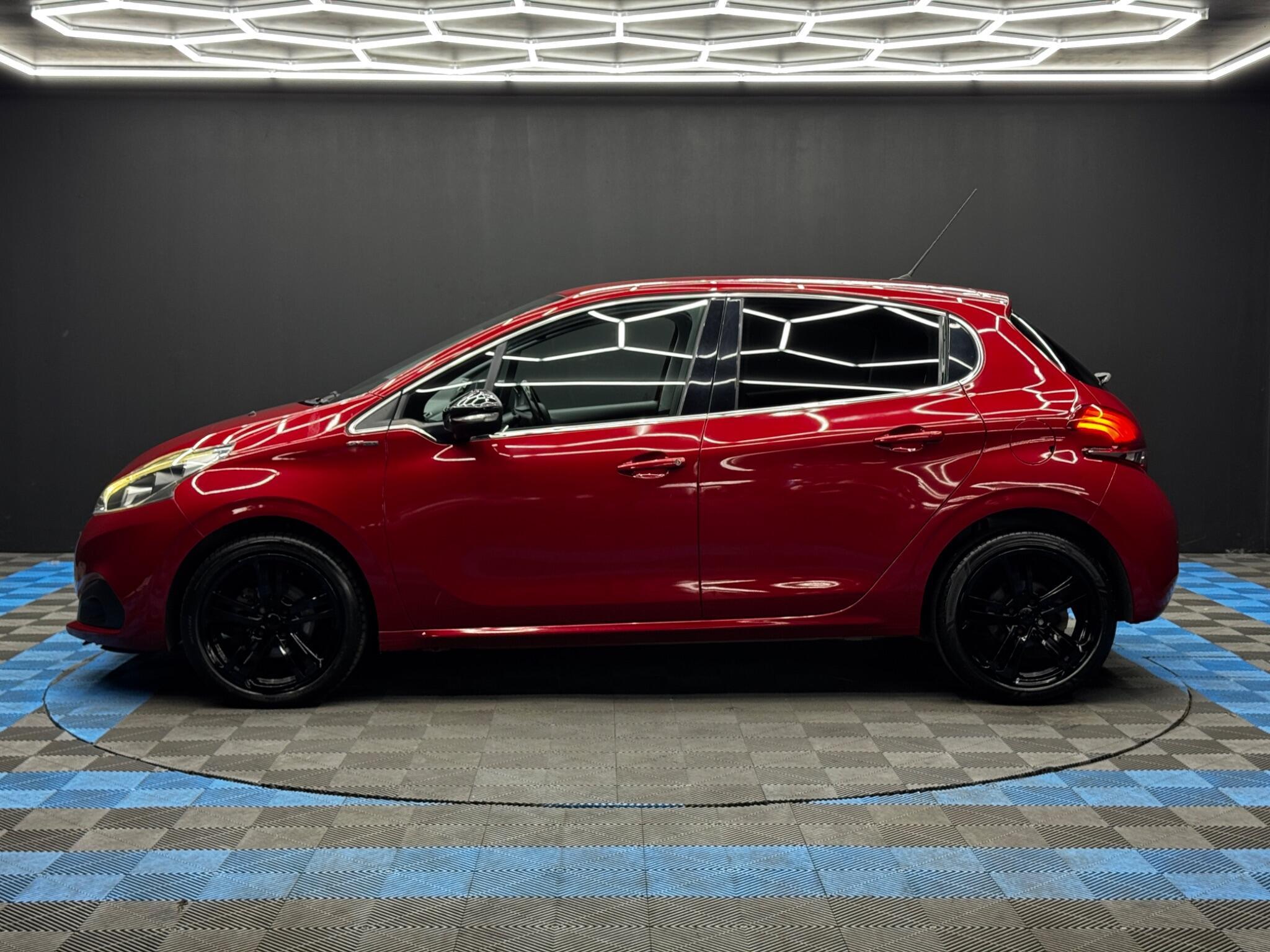 Peugeot 208 - Image 8