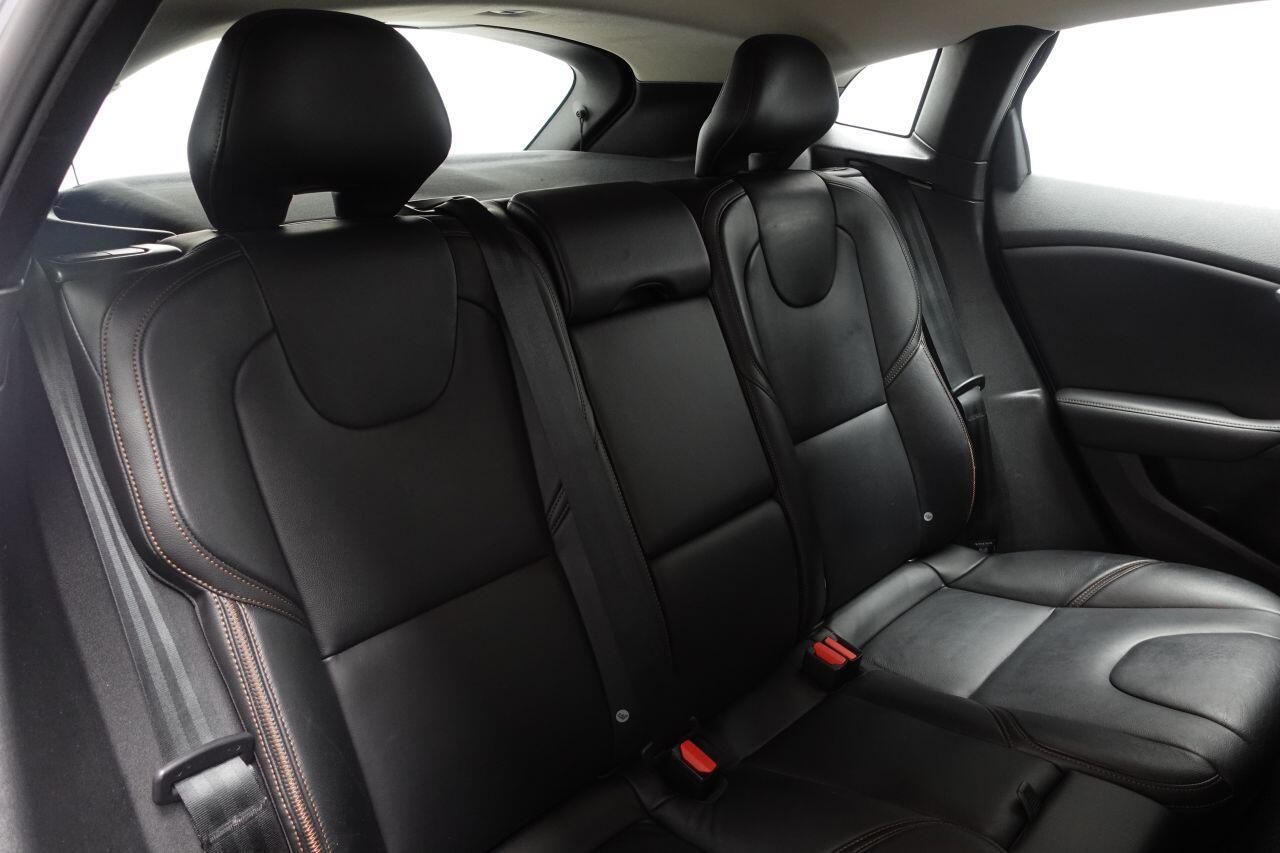 Volvo V40 CROSS COUNTRY - Image 18