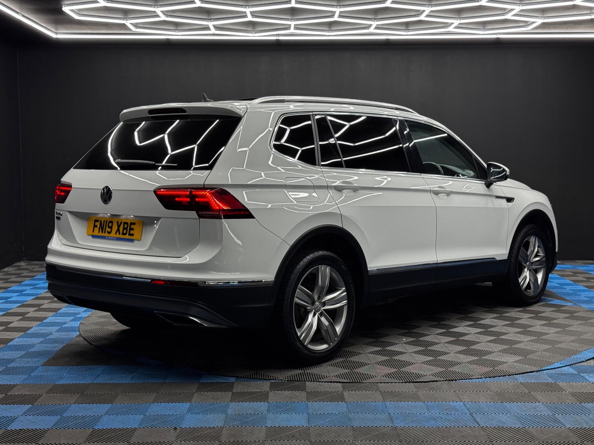 Volkswagen Tiguan Allspace - Image 5