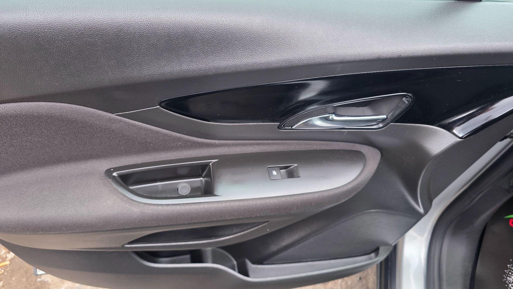 Vauxhall Mokka X - Image 33