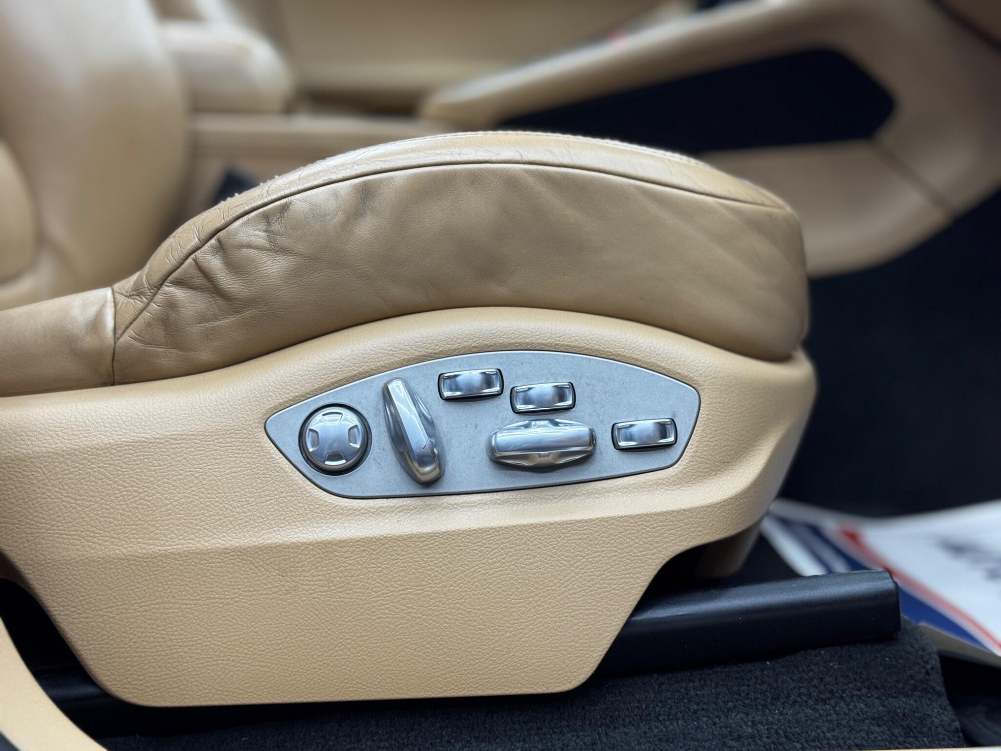 Porsche Macan - Image 43