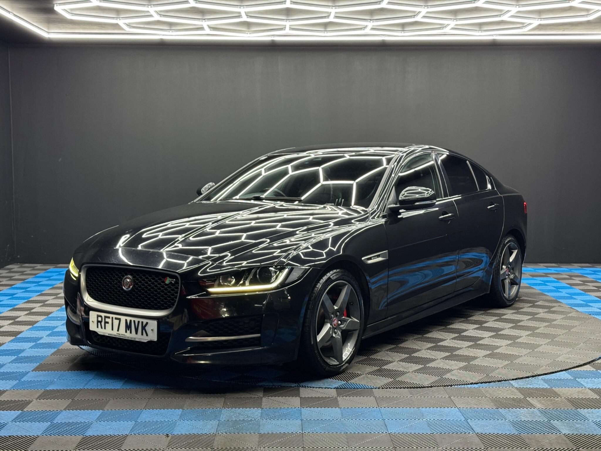 Jaguar XE - Image 3