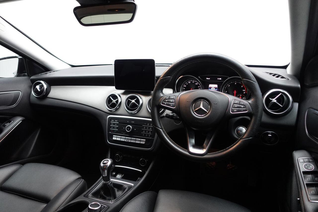 Mercedes-benz GLA - Image 15