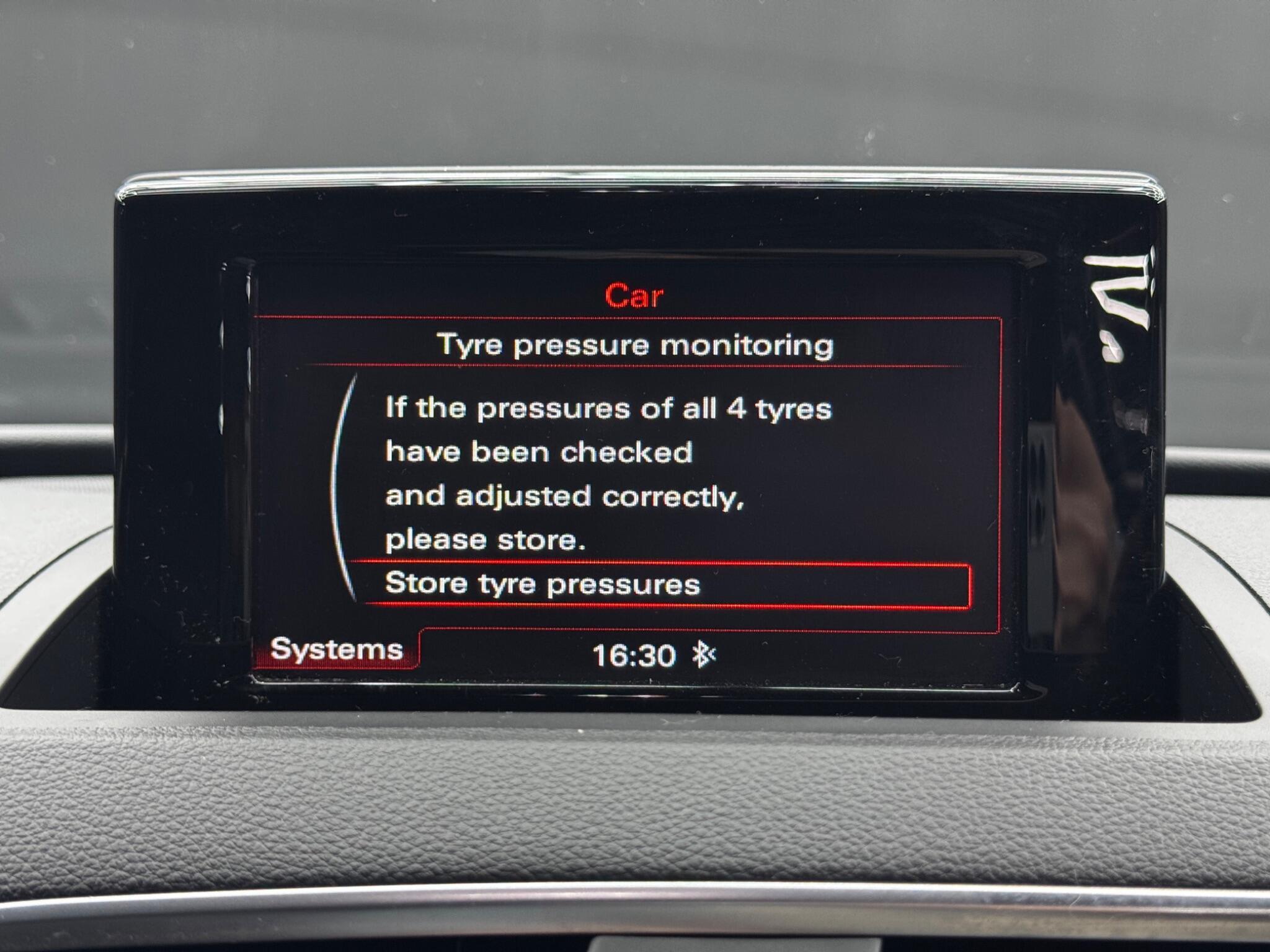 Audi Q3 - Image 34