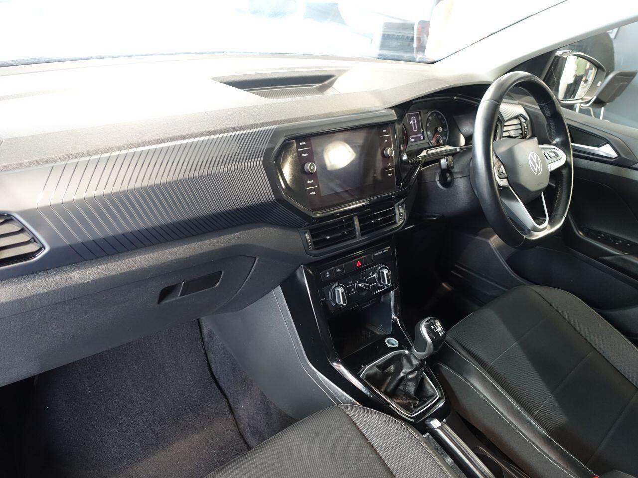 Volkswagen T-Cross - Image 11