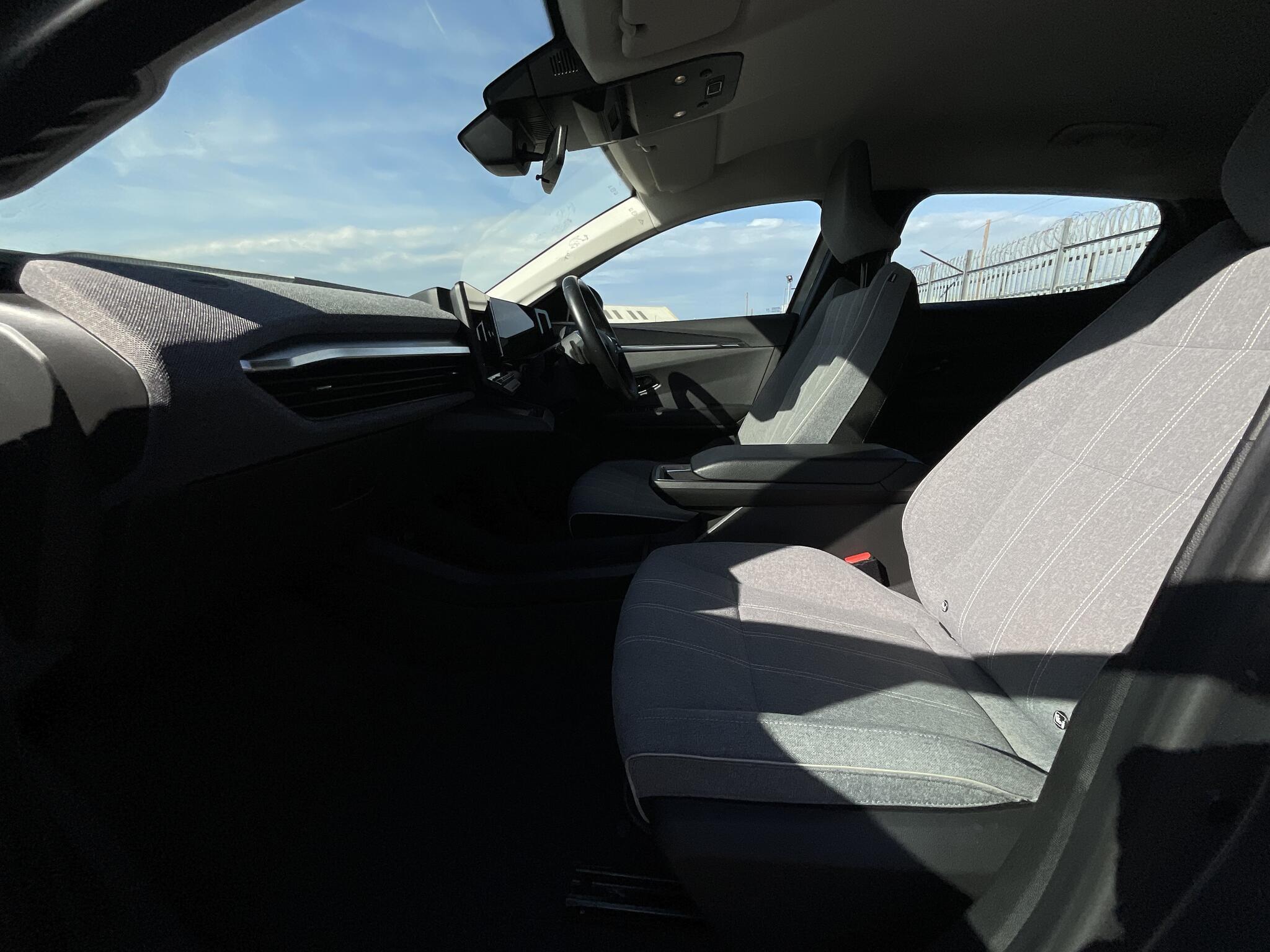 Renault Megane - Image 18