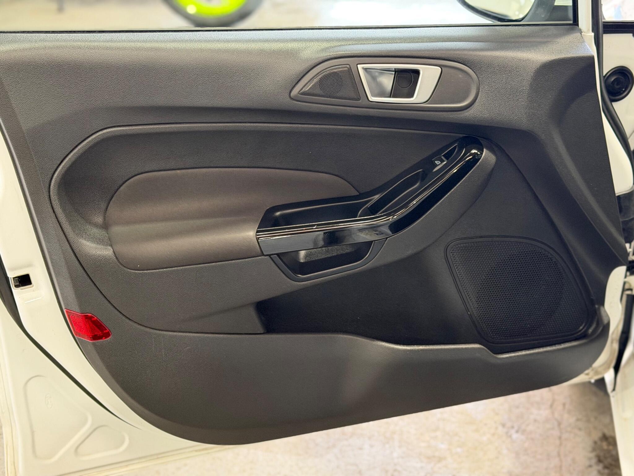 Ford Fiesta - Image 35