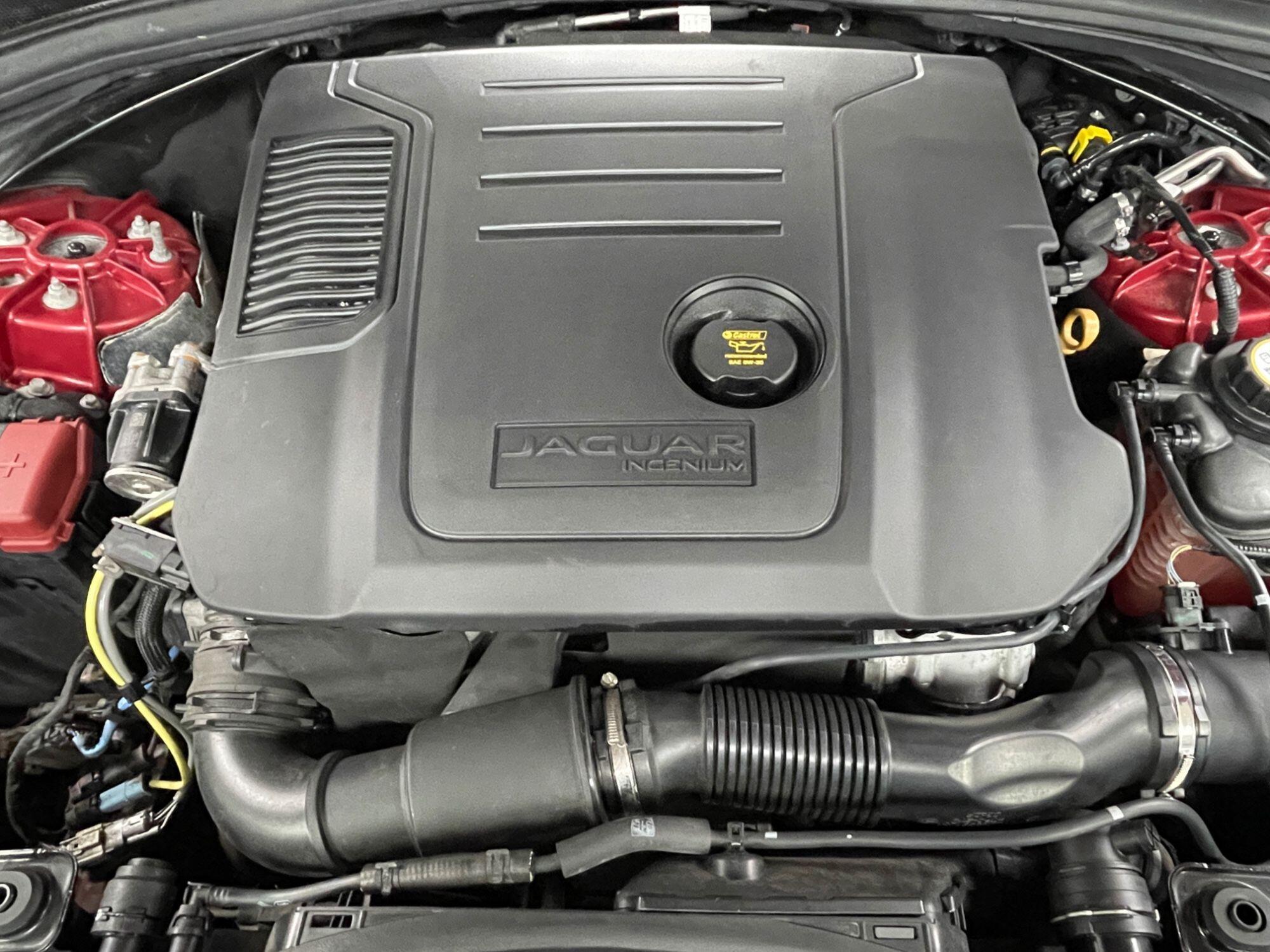 Jaguar F-Pace - Image 18