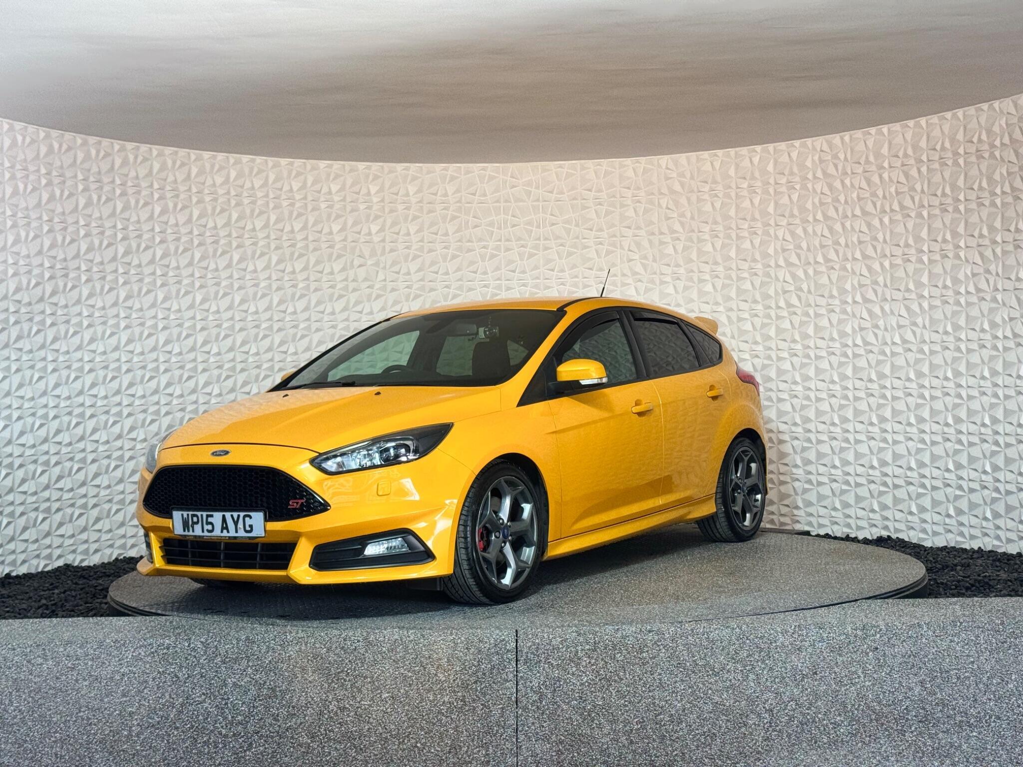 Ford Focus - Image 21