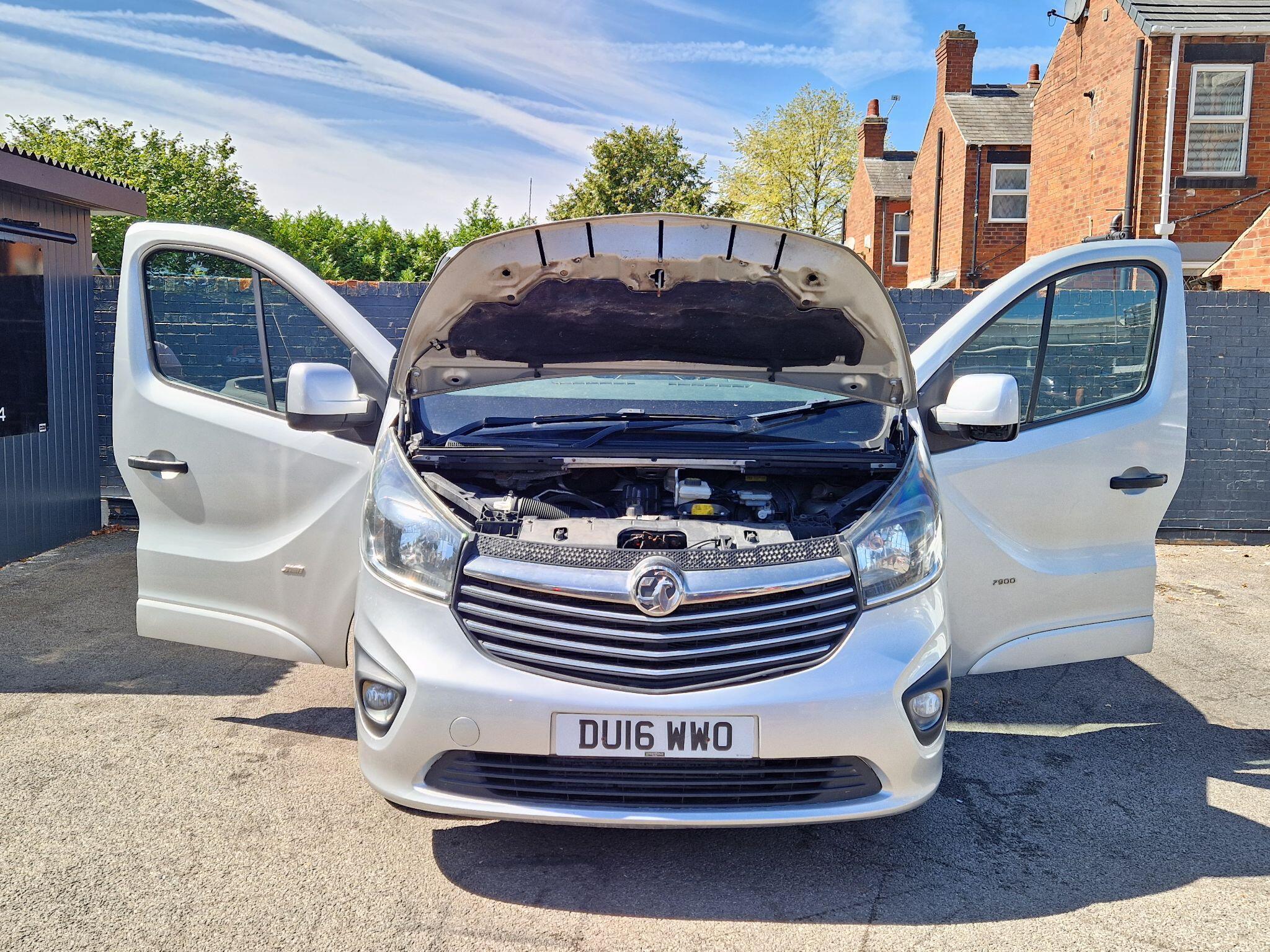 Vauxhall Vivaro - Image 13