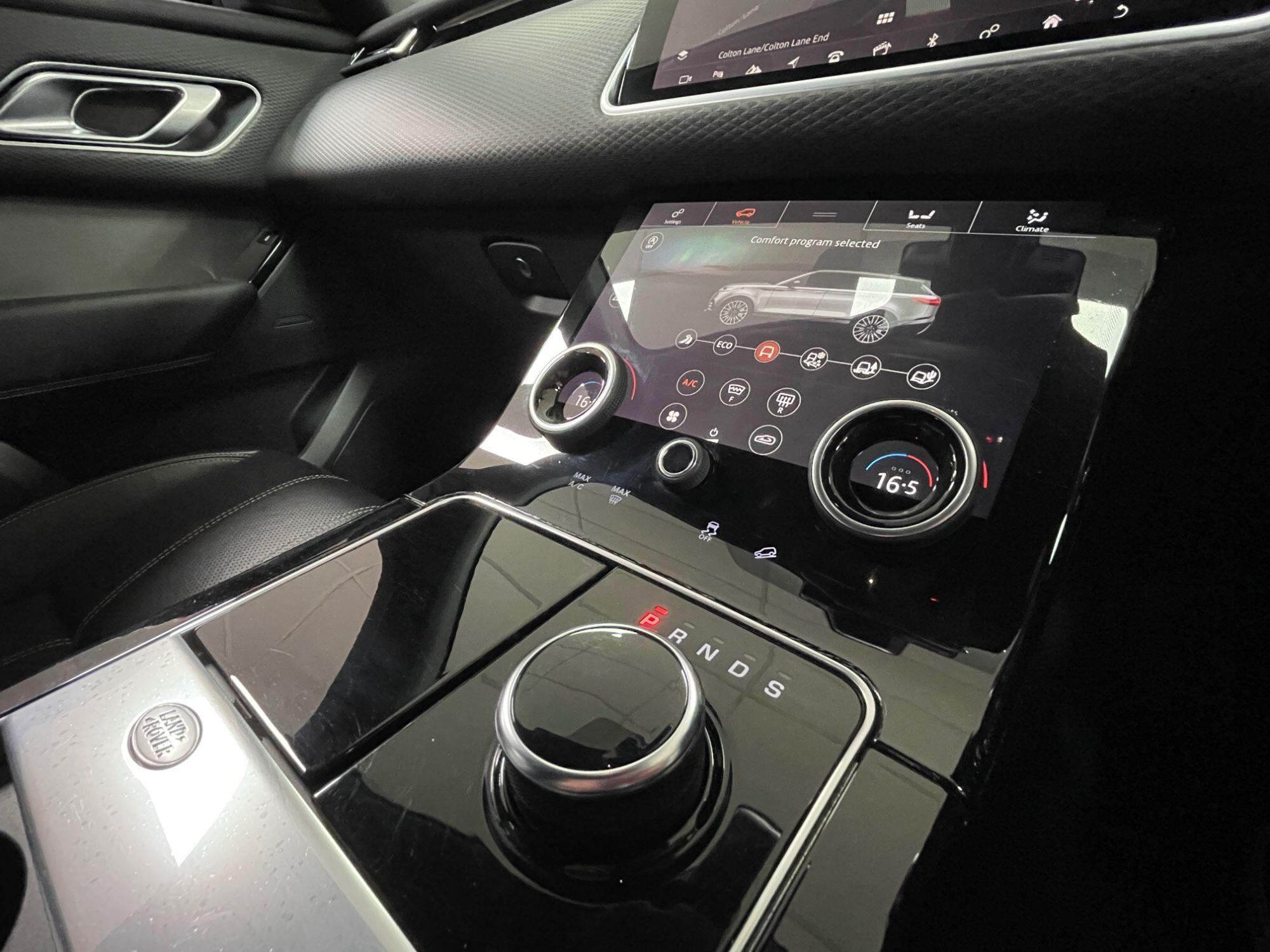 Land Rover Range Rover Velar - Image 54