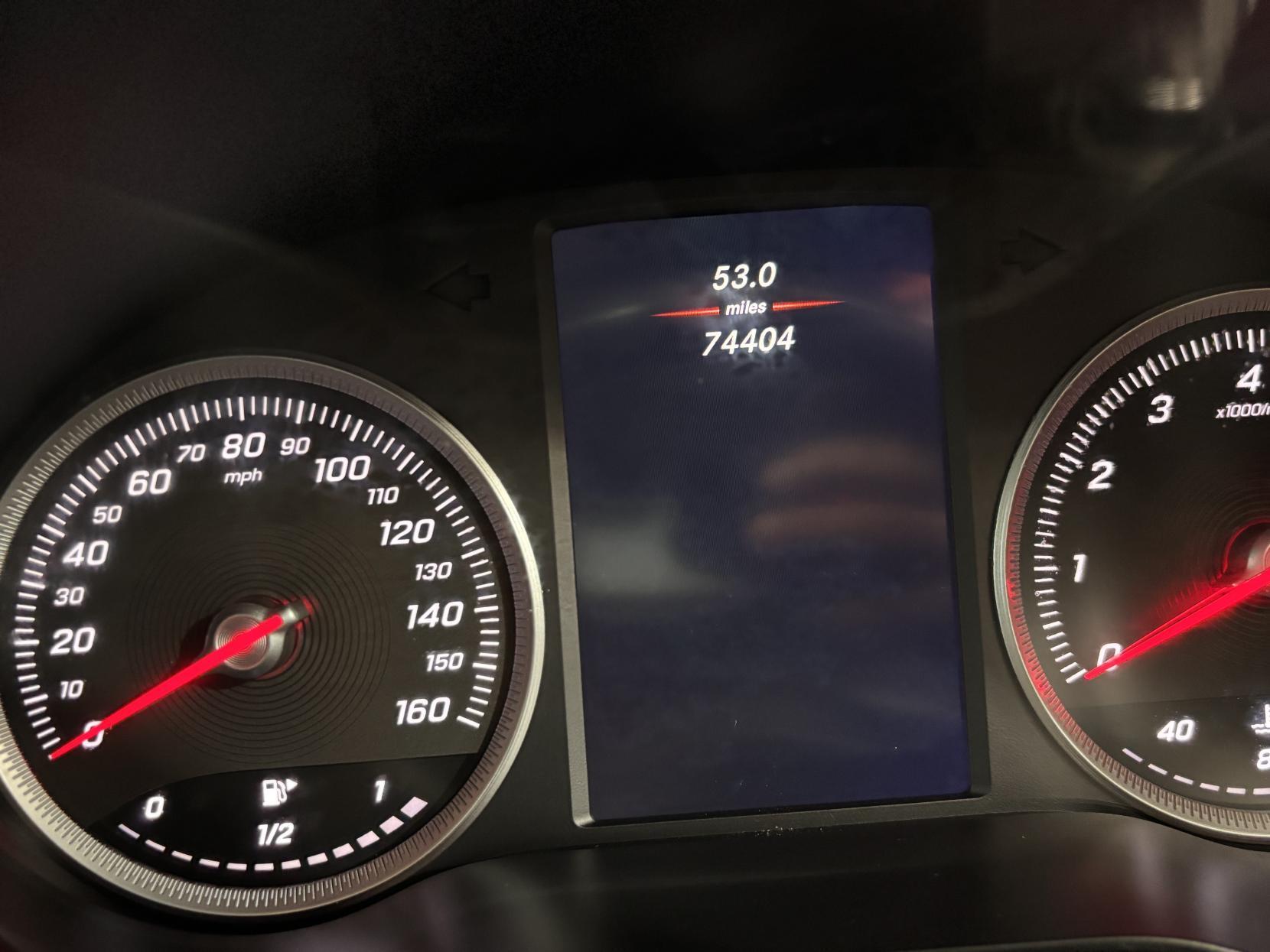 Mercedes GLC - Image 17