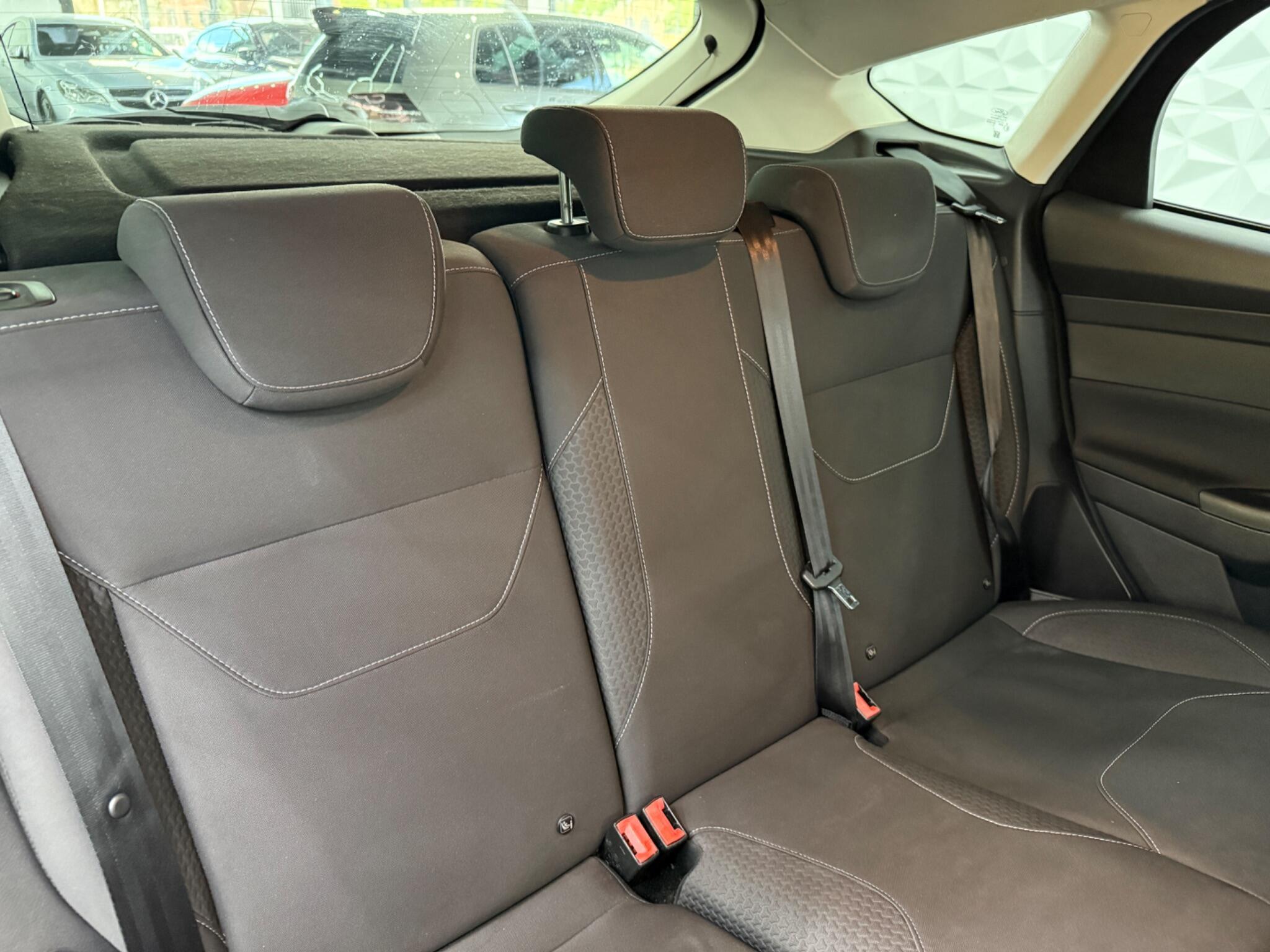 Ford Focus - Image 20