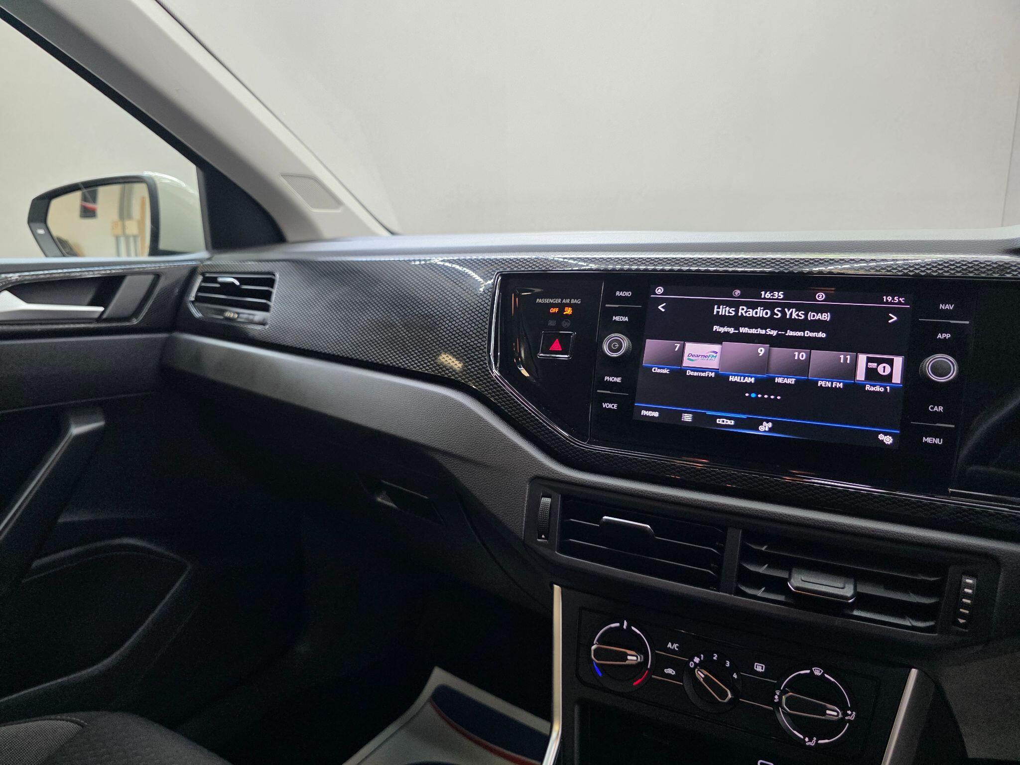 Volkswagen Polo - Image 15