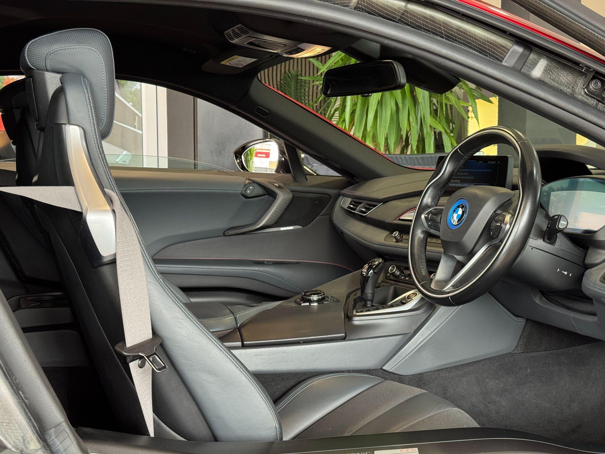 BMW i8 - Image 25