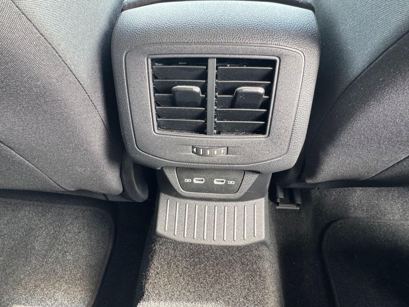 Volkswagen T-Roc - Image 17