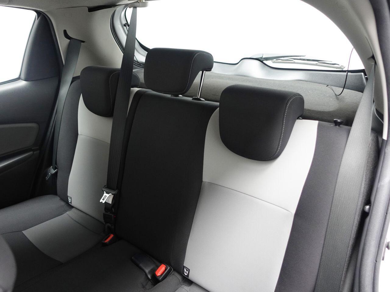 Toyota Yaris - Image 17