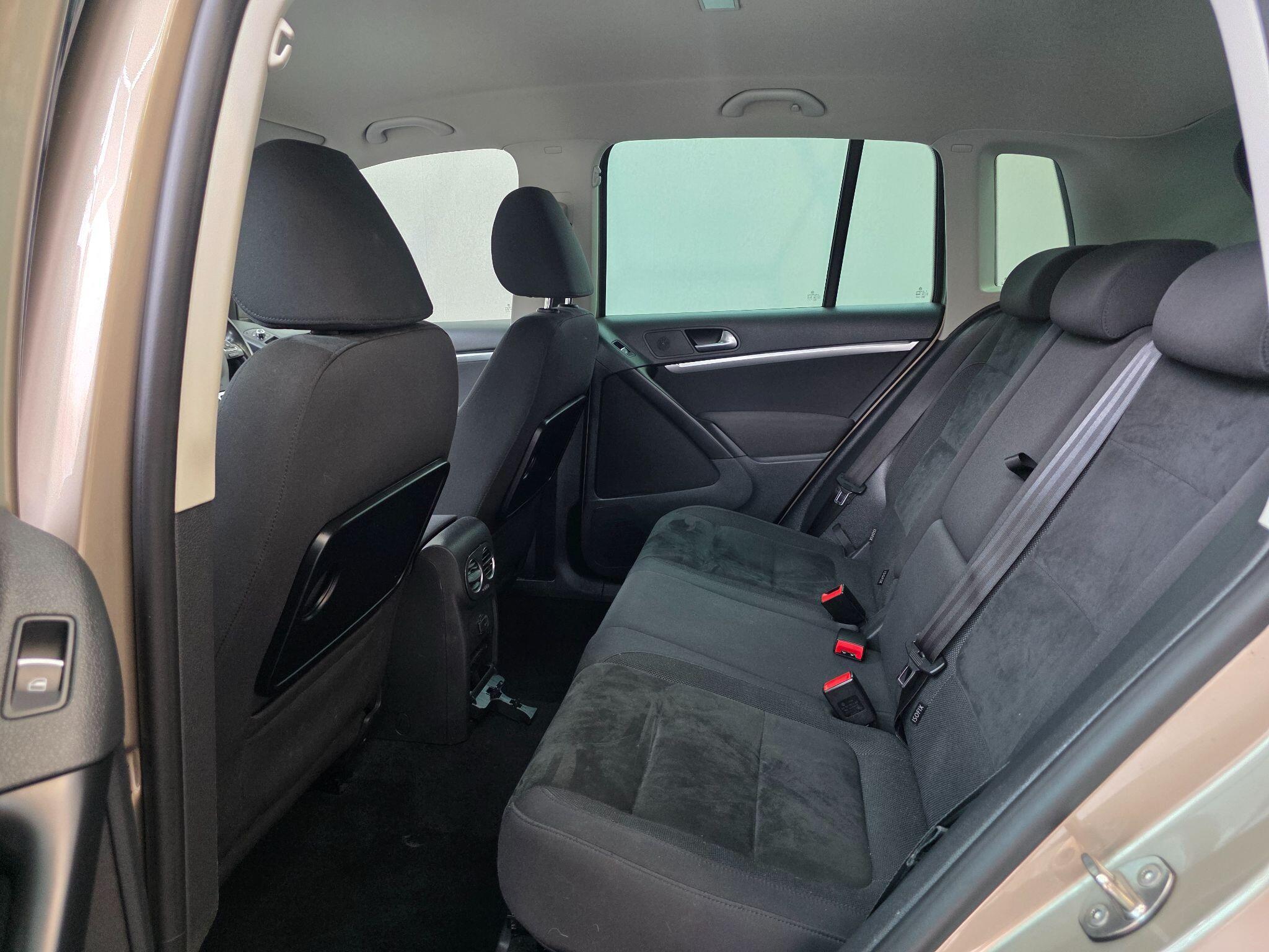 Volkswagen Tiguan - Image 33