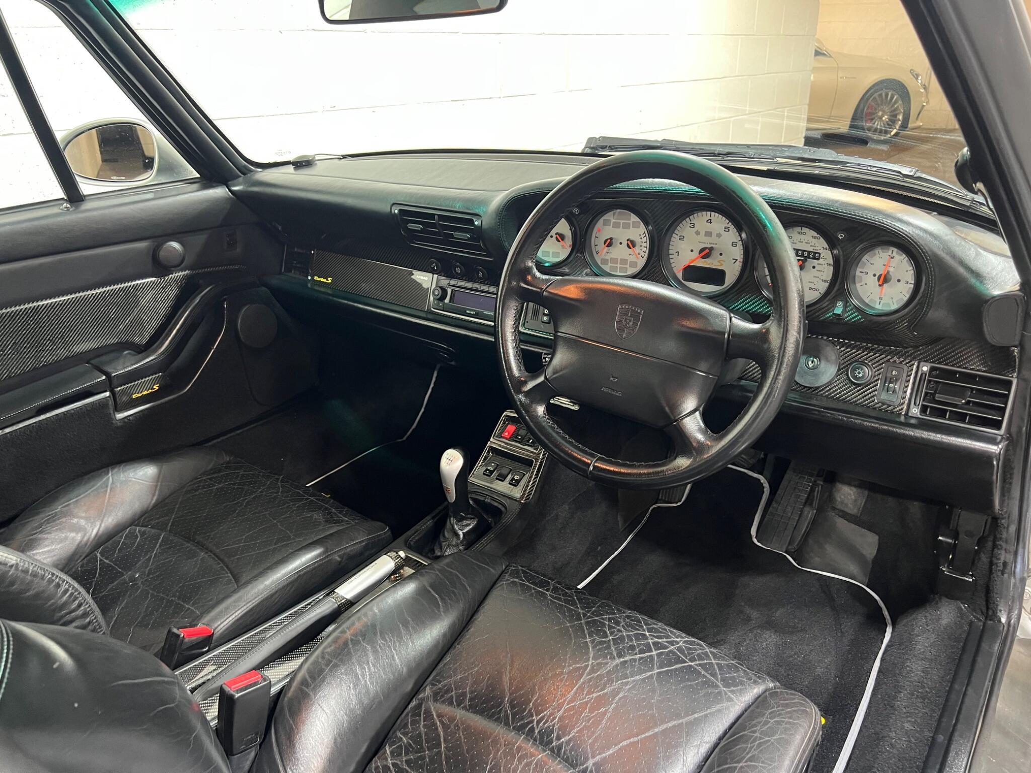 Porsche 911 - Image 8