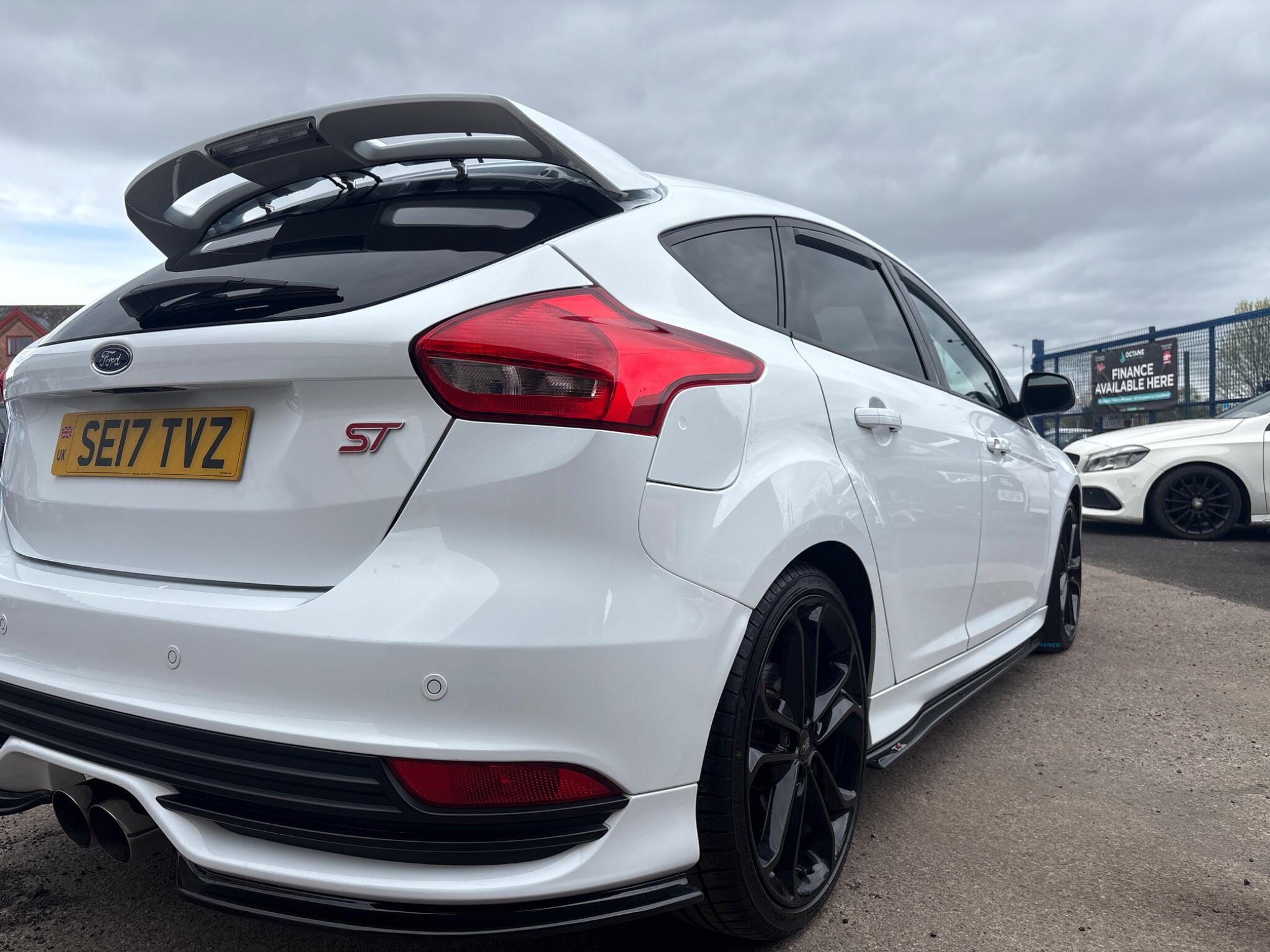 Ford Focus - Image 14