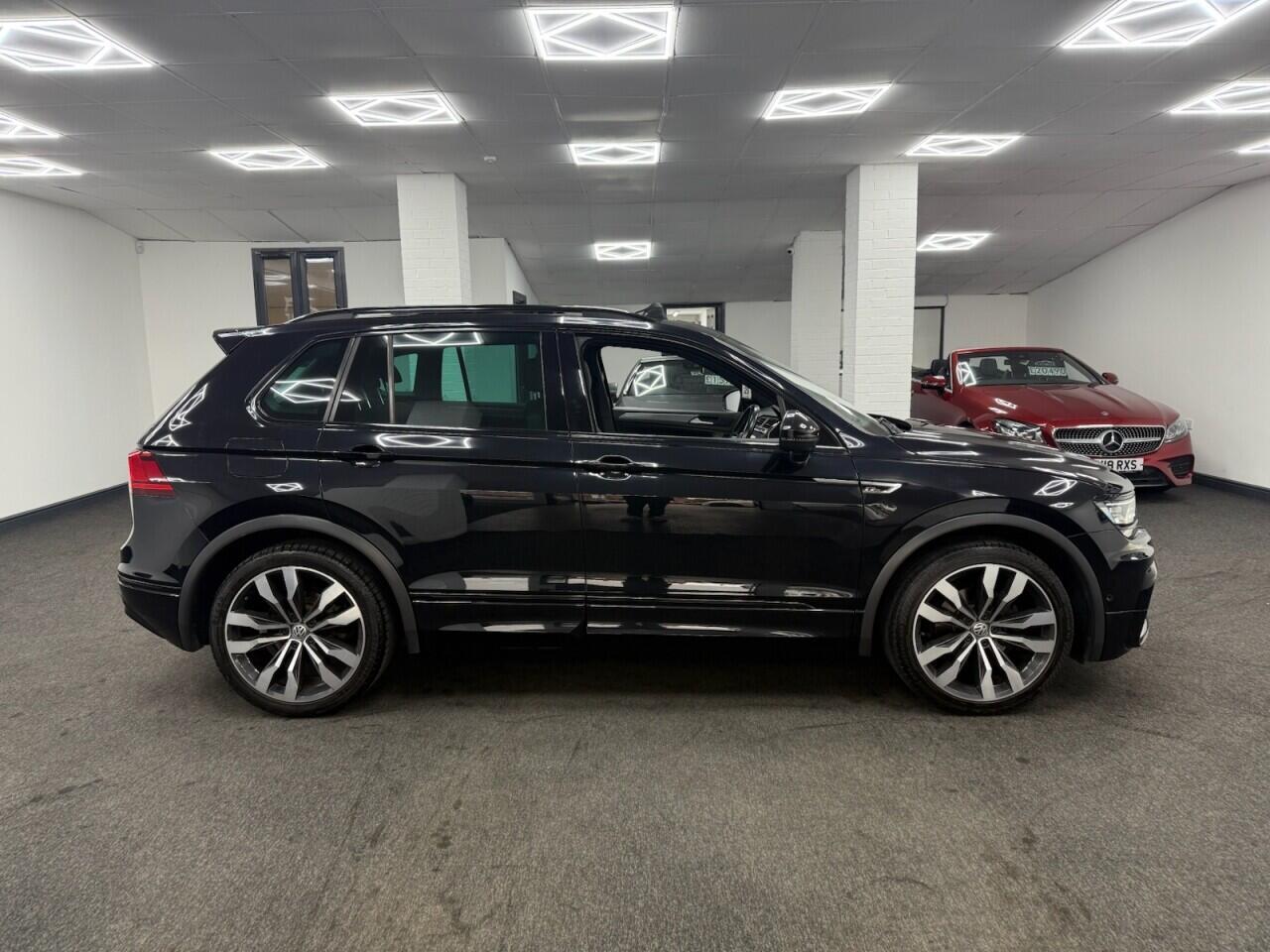 Volkswagen Tiguan - Image 4