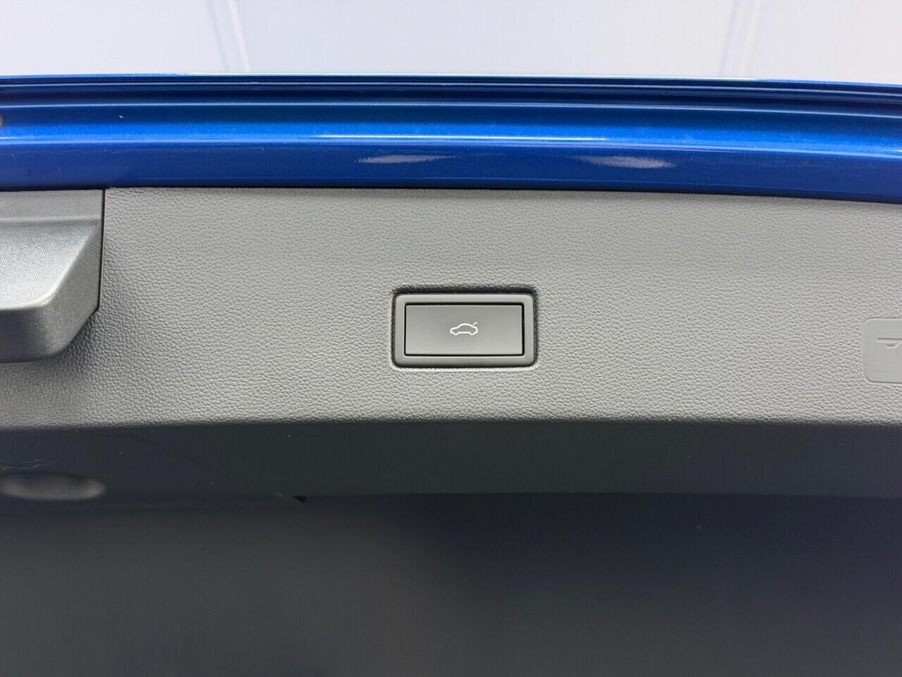 Volkswagen T-Roc - Image 21