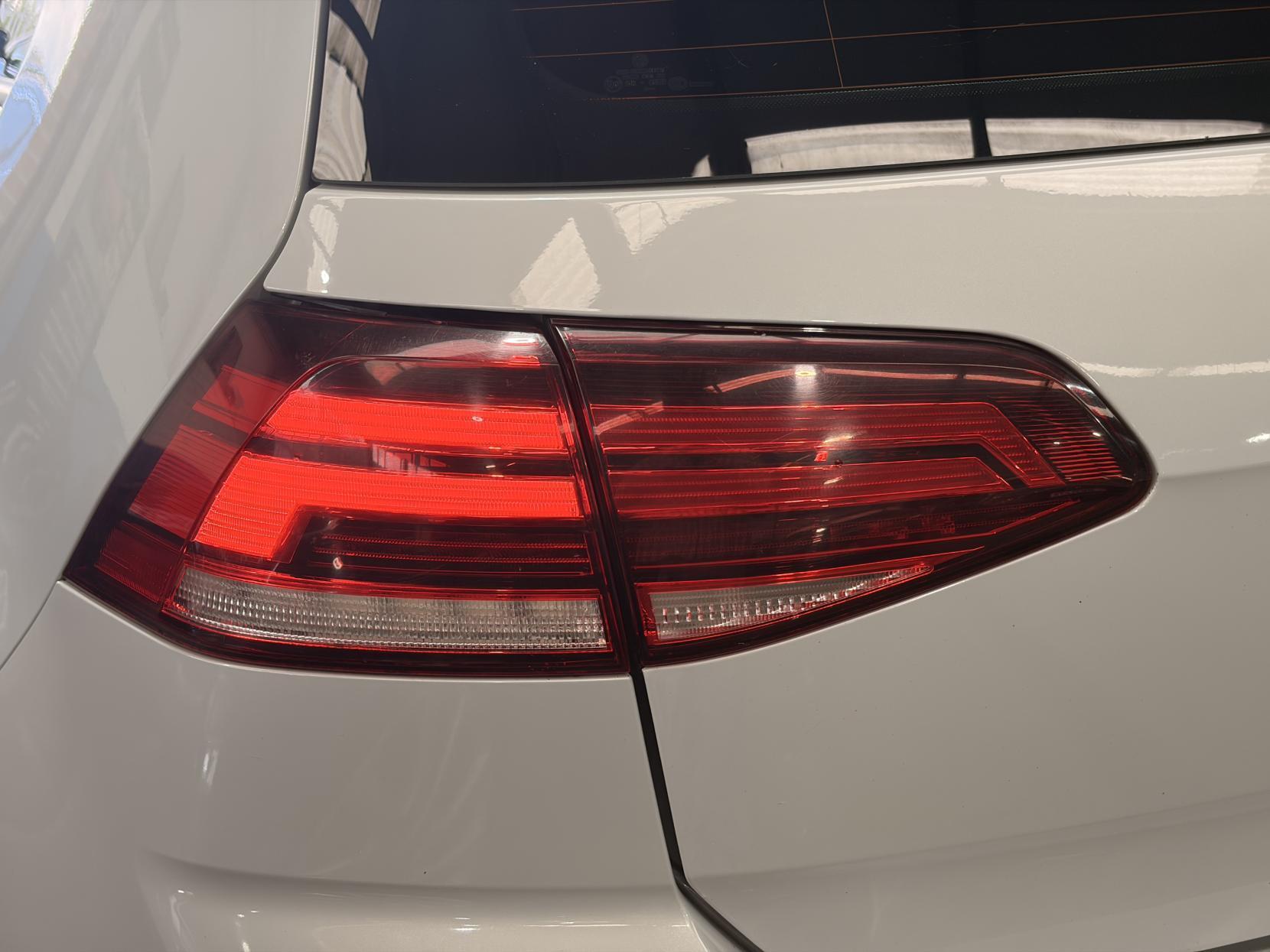 Volkswagen Golf - Image 12