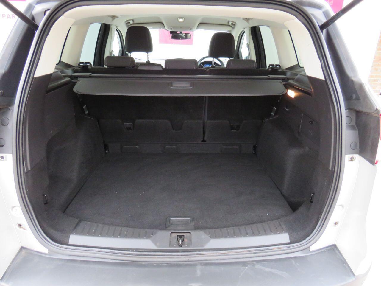 Ford Kuga - Image 11