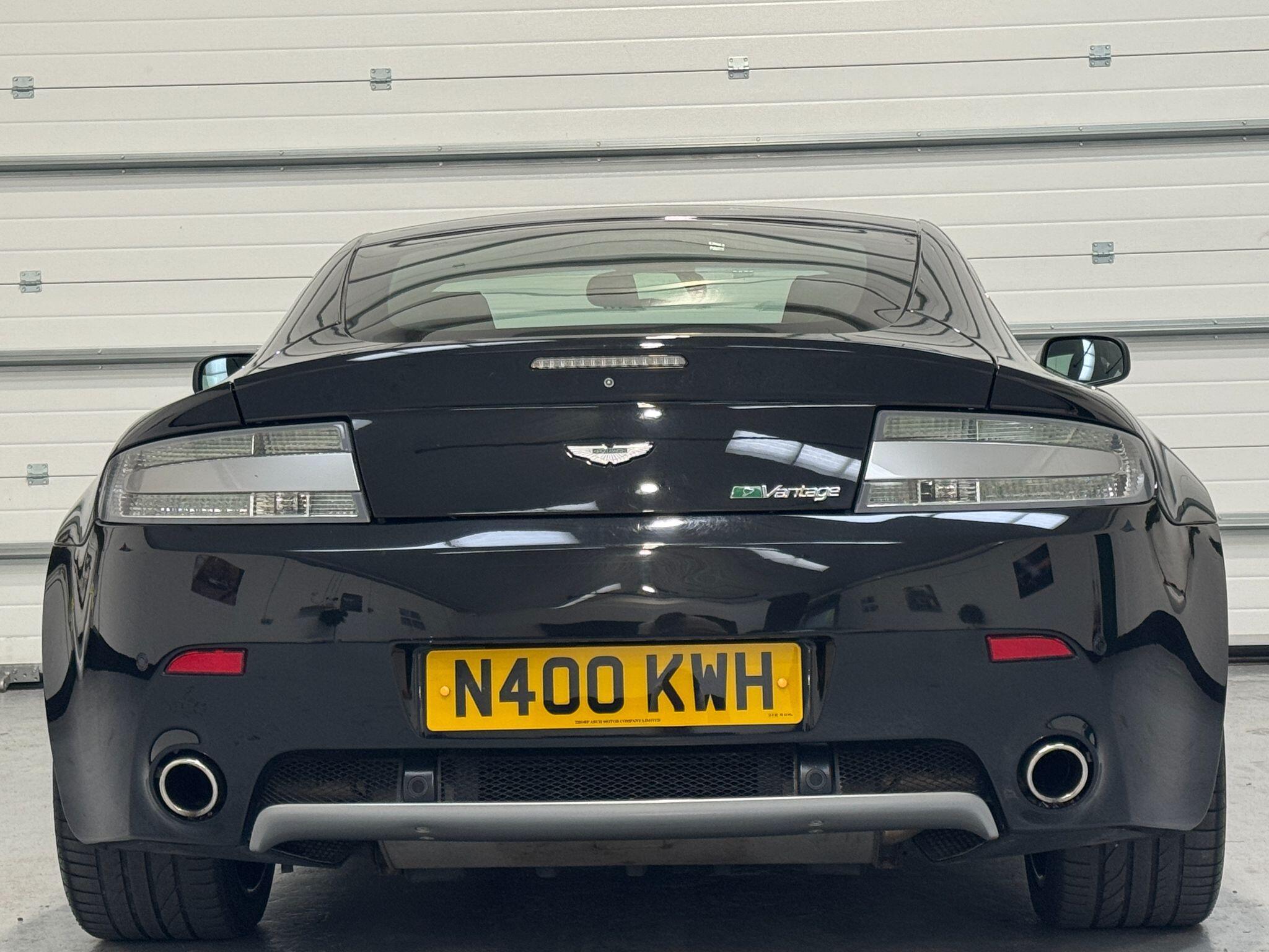Aston Martin Vantage - Image 18