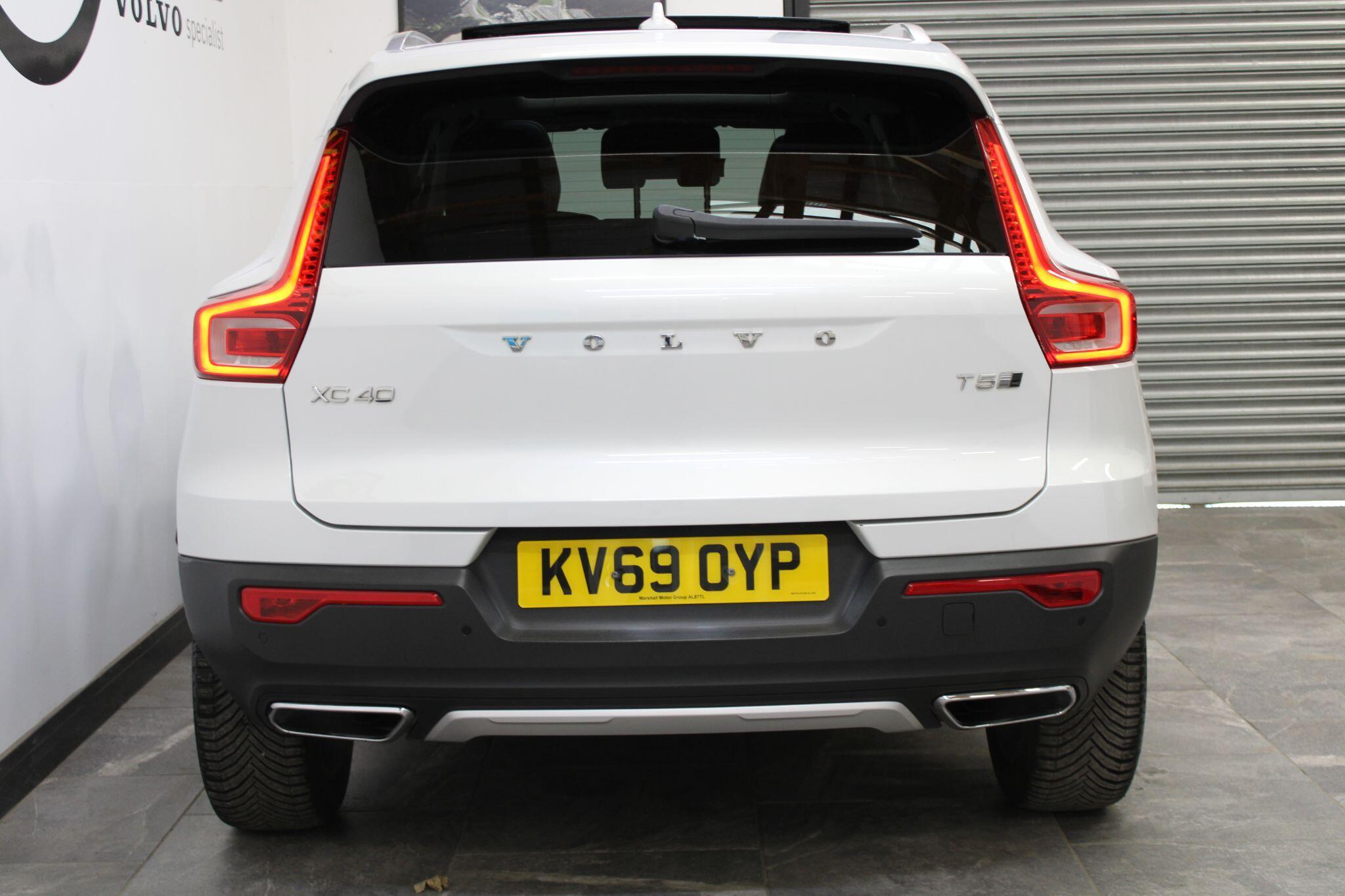 Volvo XC40 - Image 11
