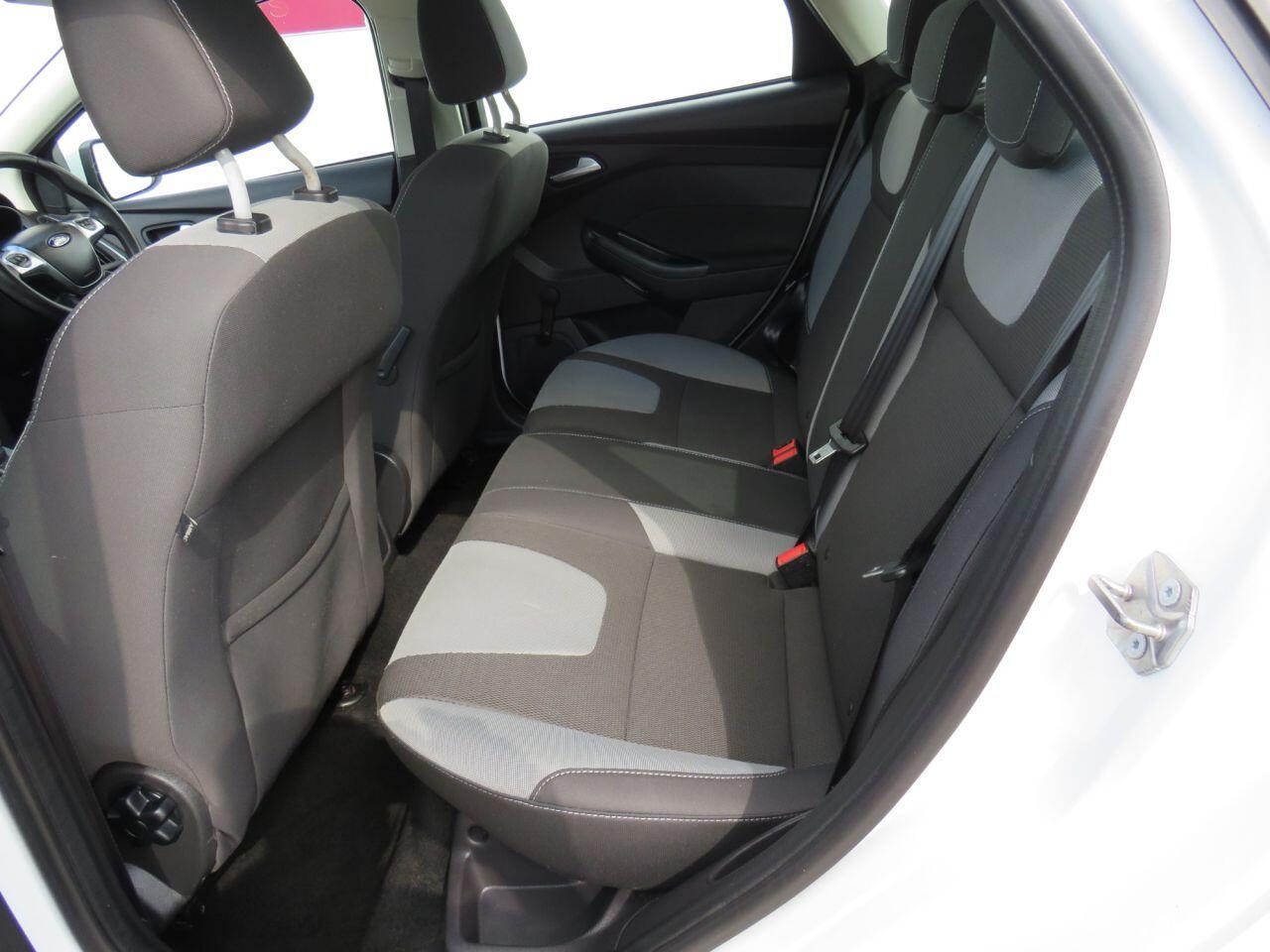 Ford Focus - Image 10