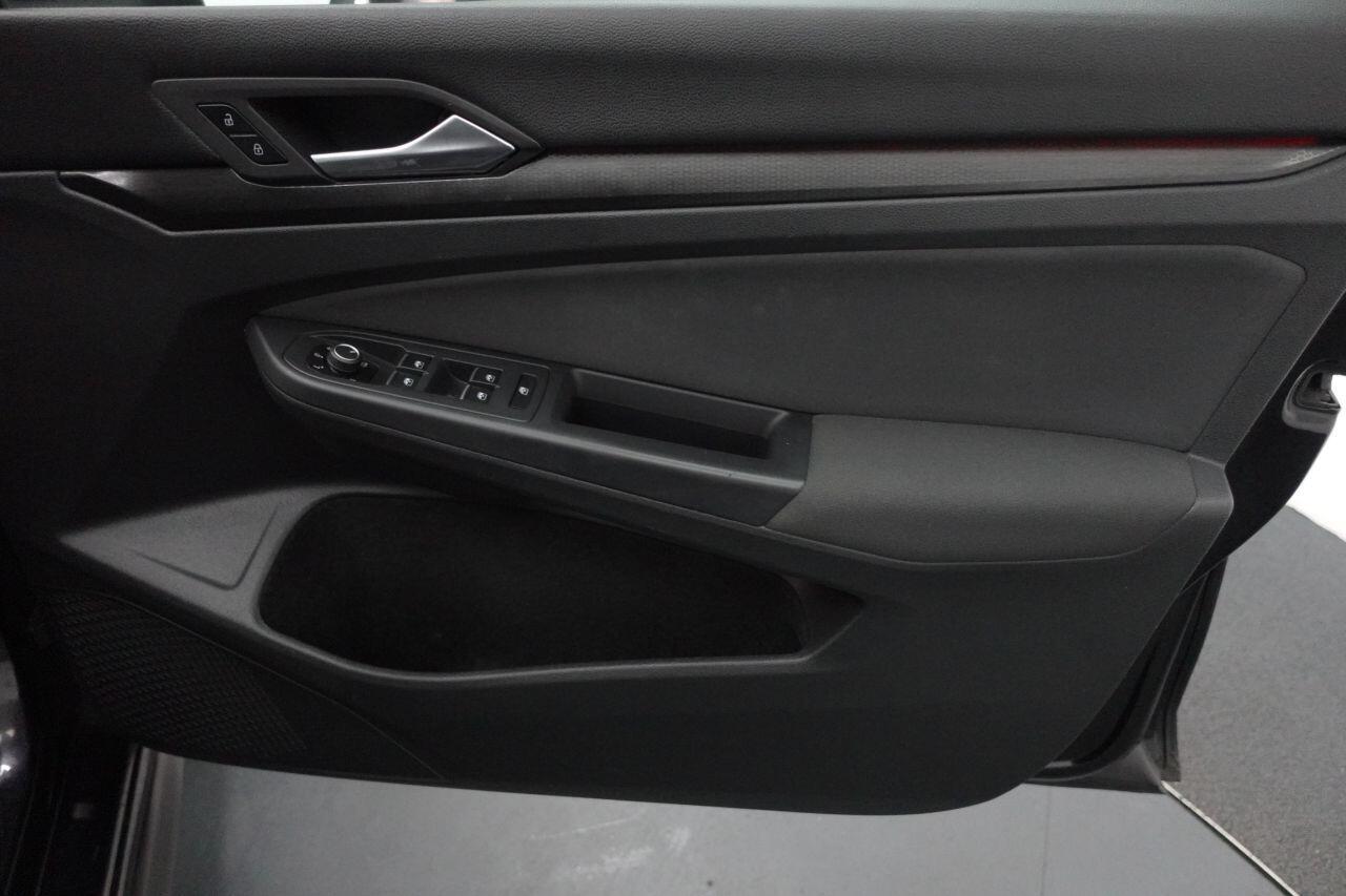 Volkswagen Golf - Image 10