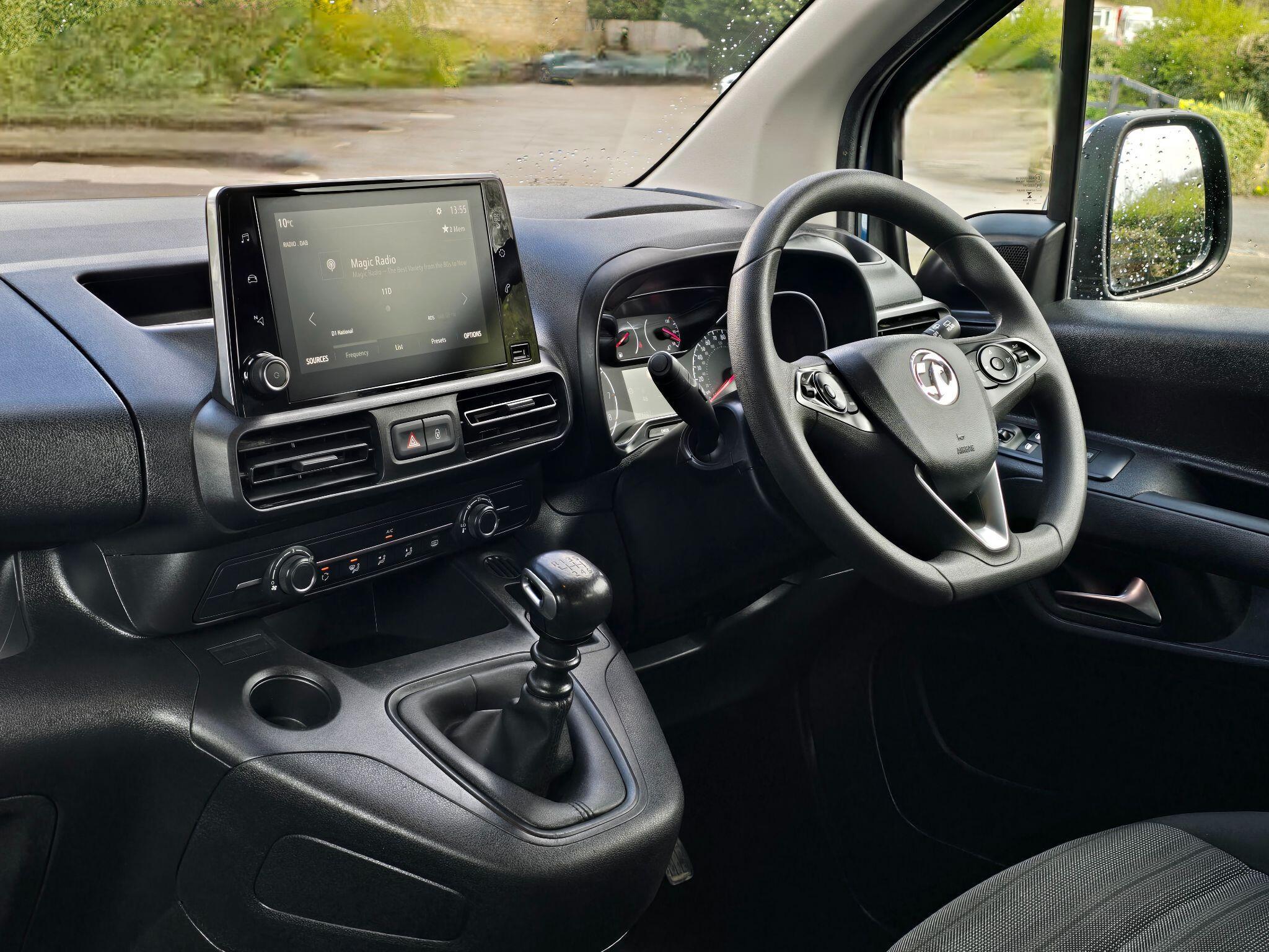 Vauxhall Combo Life - Image 2