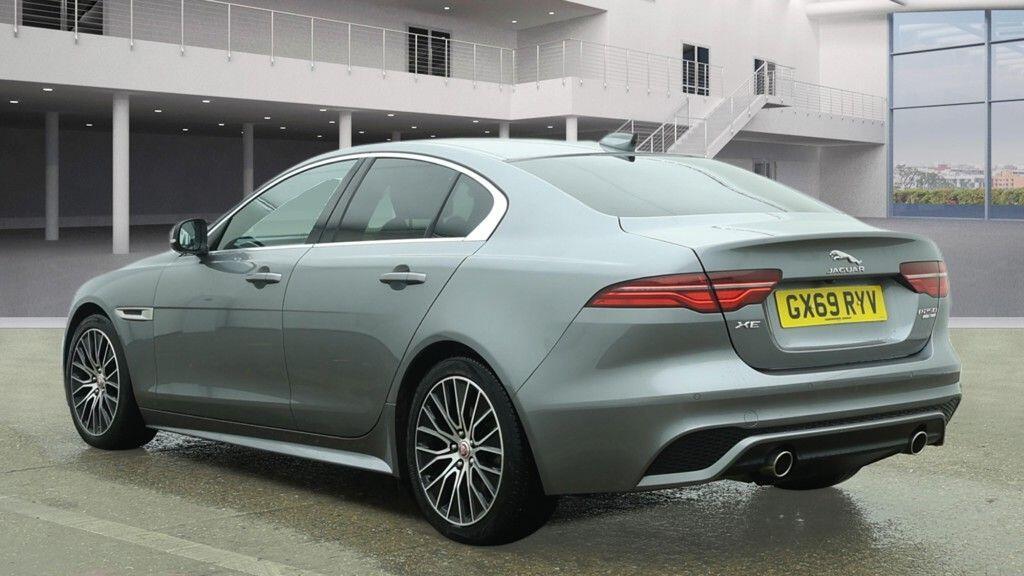 Jaguar XE - Image 3