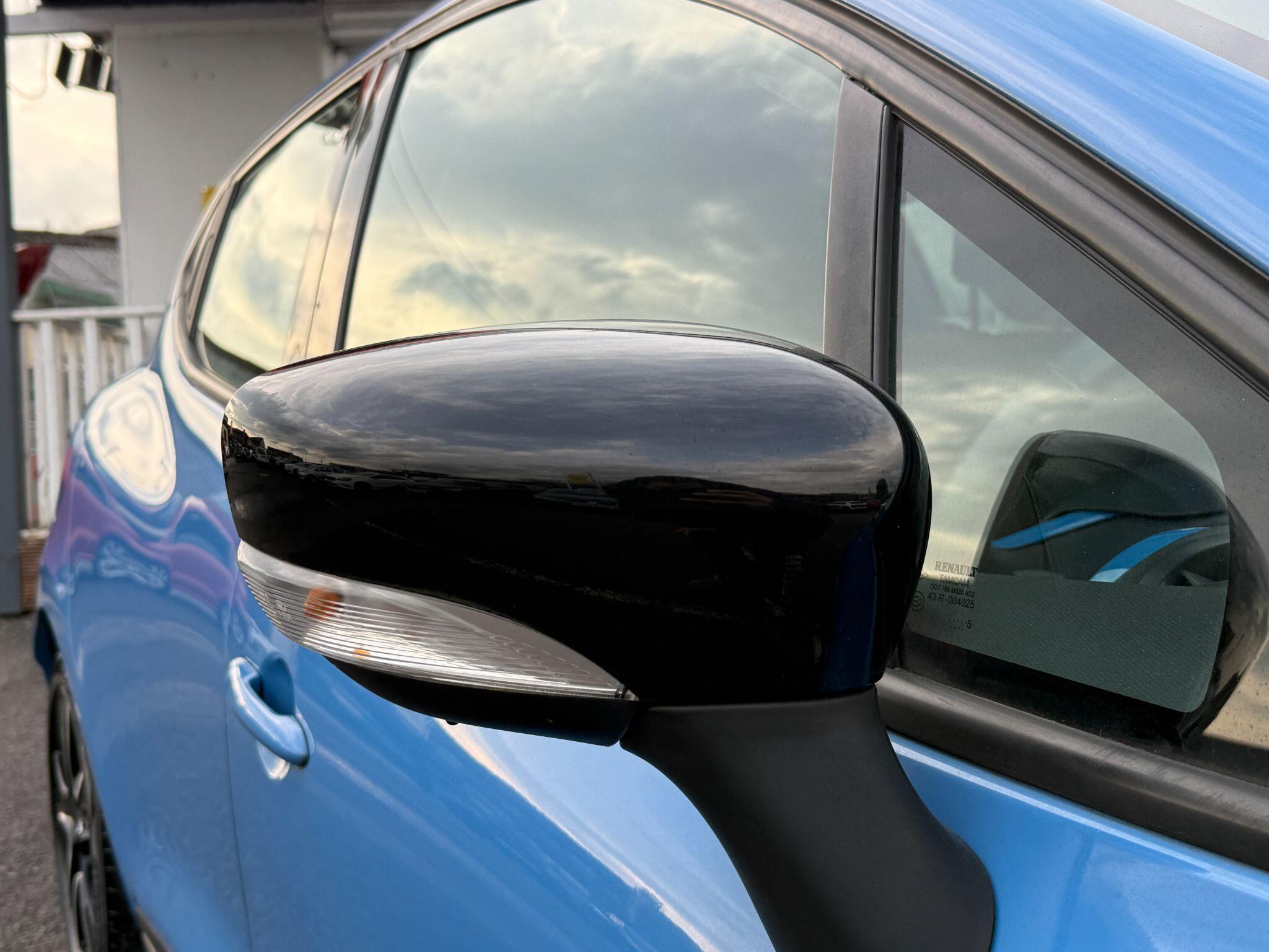 Renault Clio - Image 15