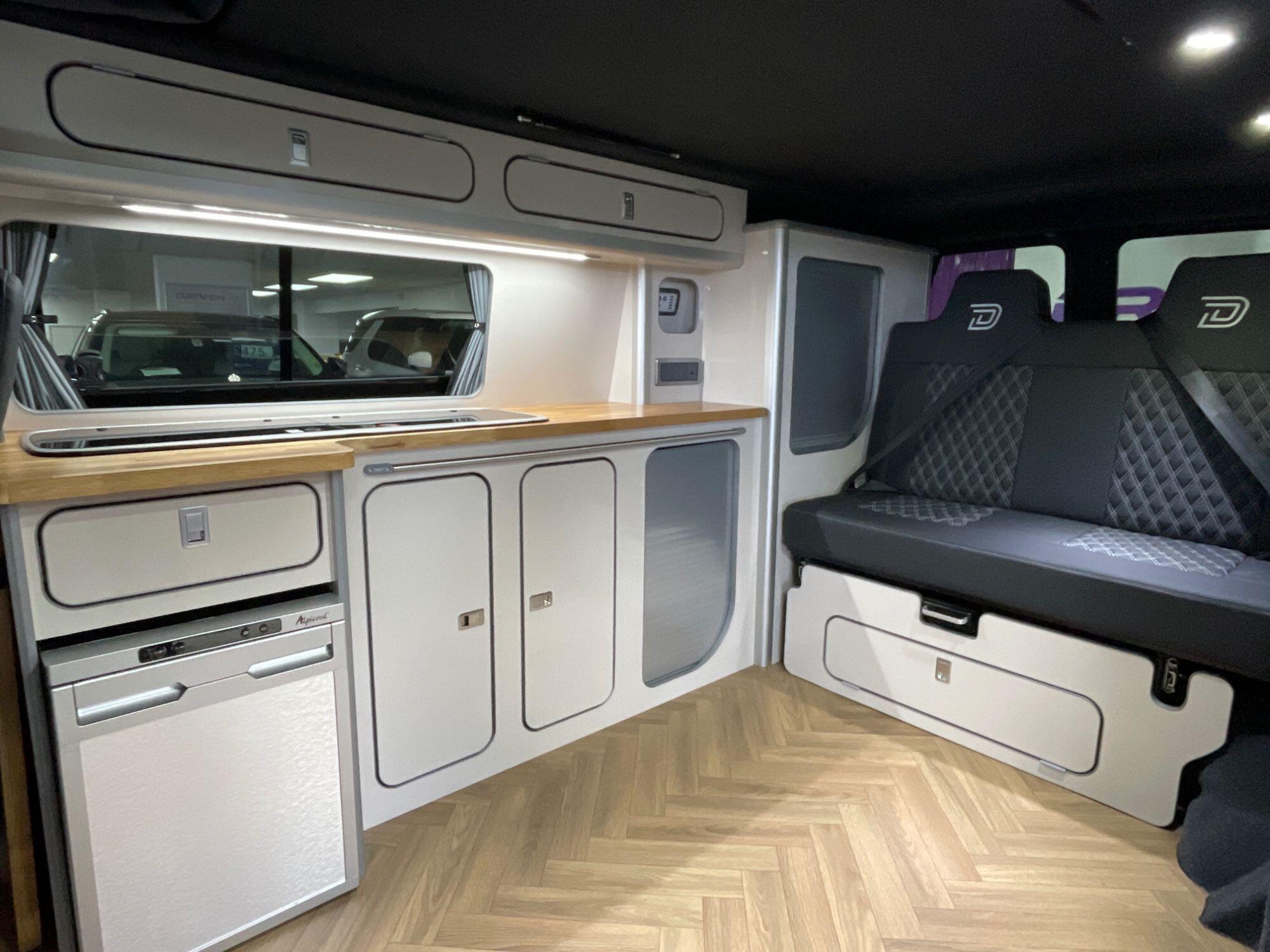 Volkswagen Transporter - Image 30