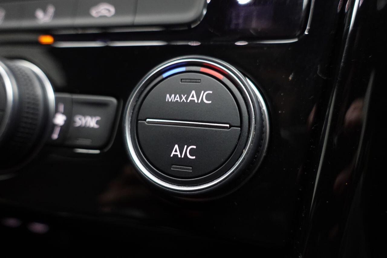 Volkswagen T-Roc - Image 42