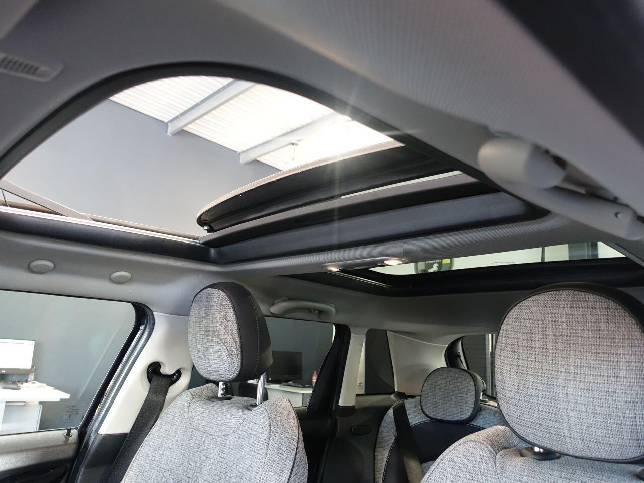 MINI Hatch - Image 2