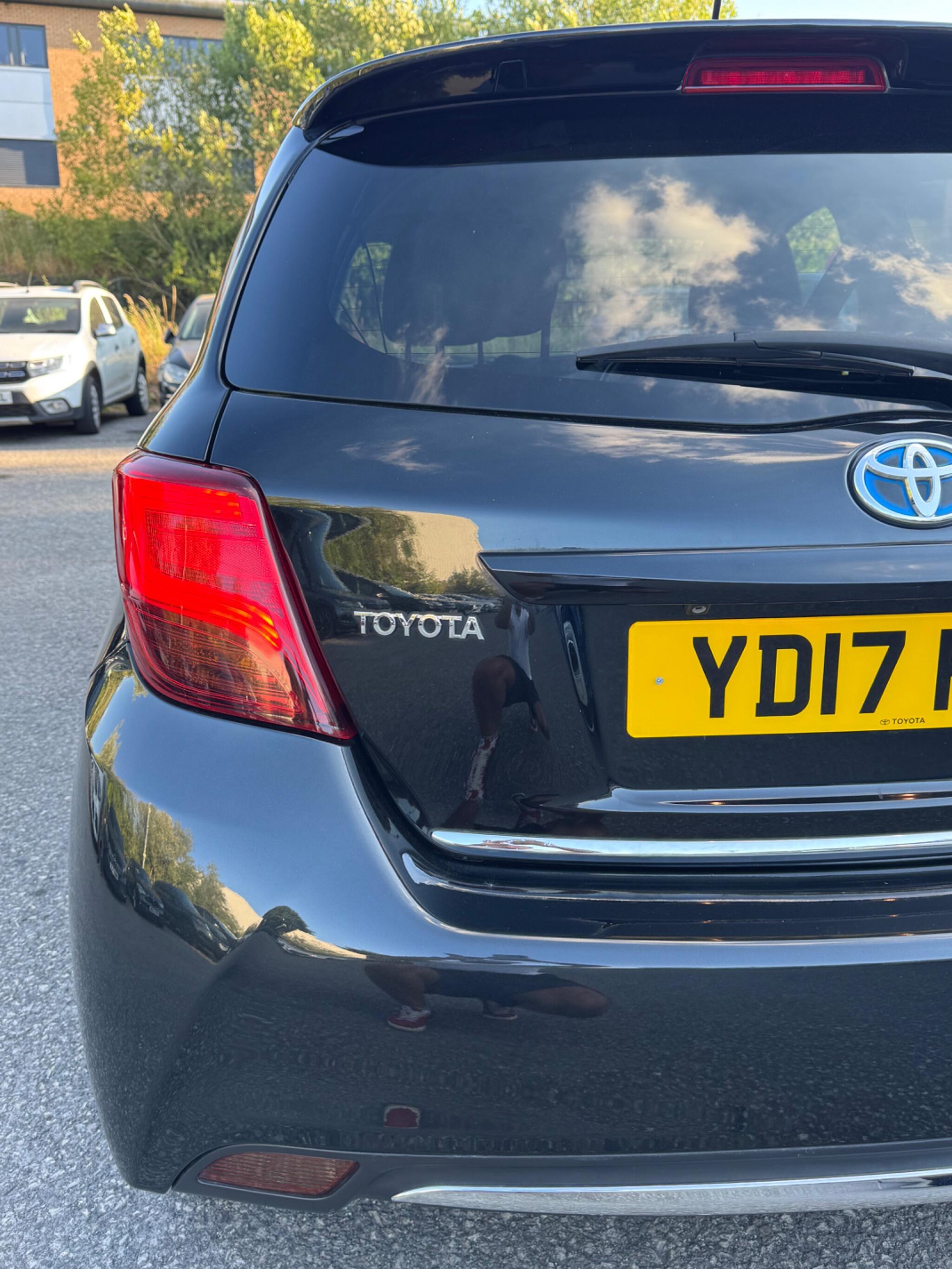 Toyota Yaris - Image 20
