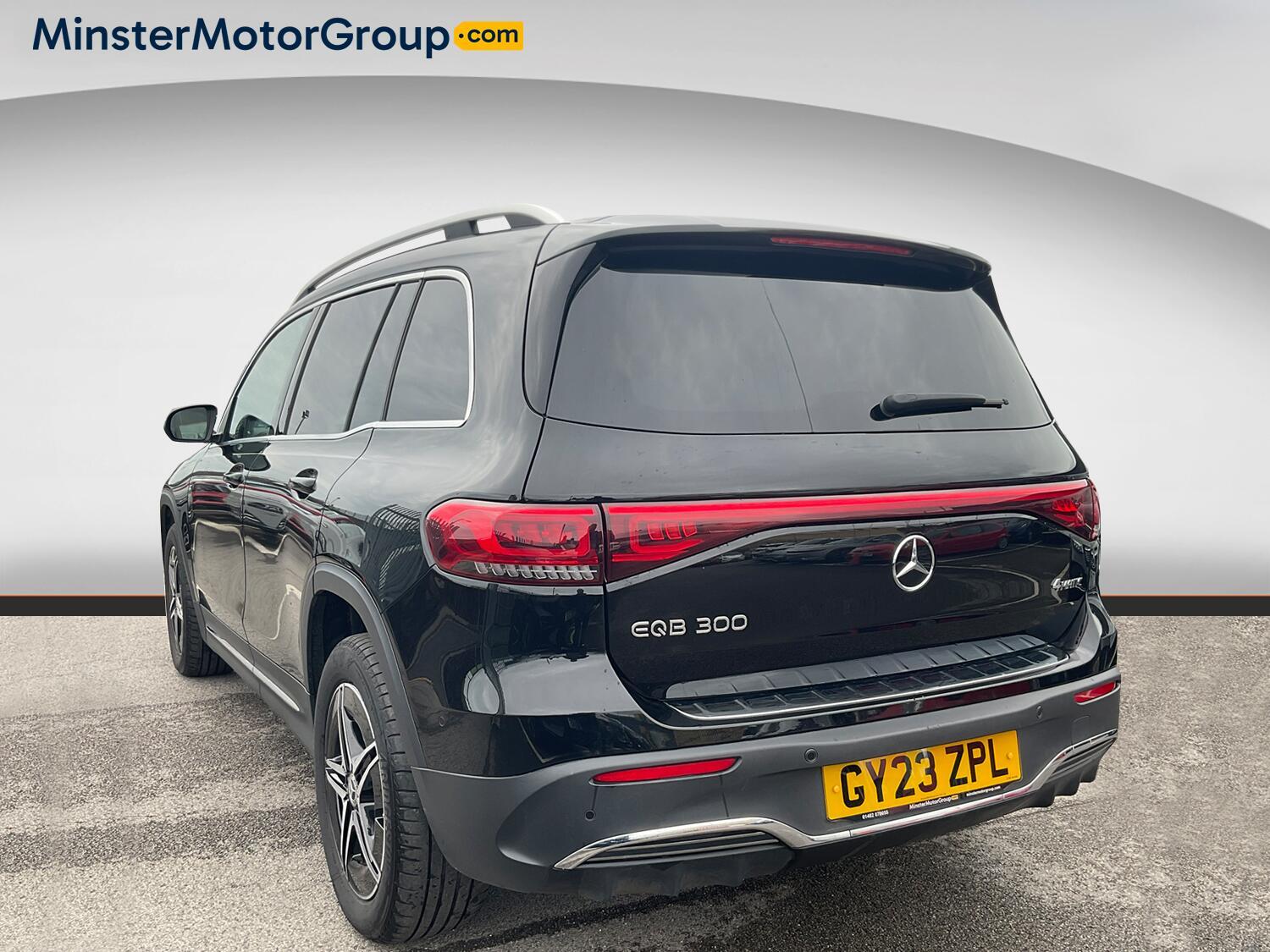 Mercedes Eqb - Image 4