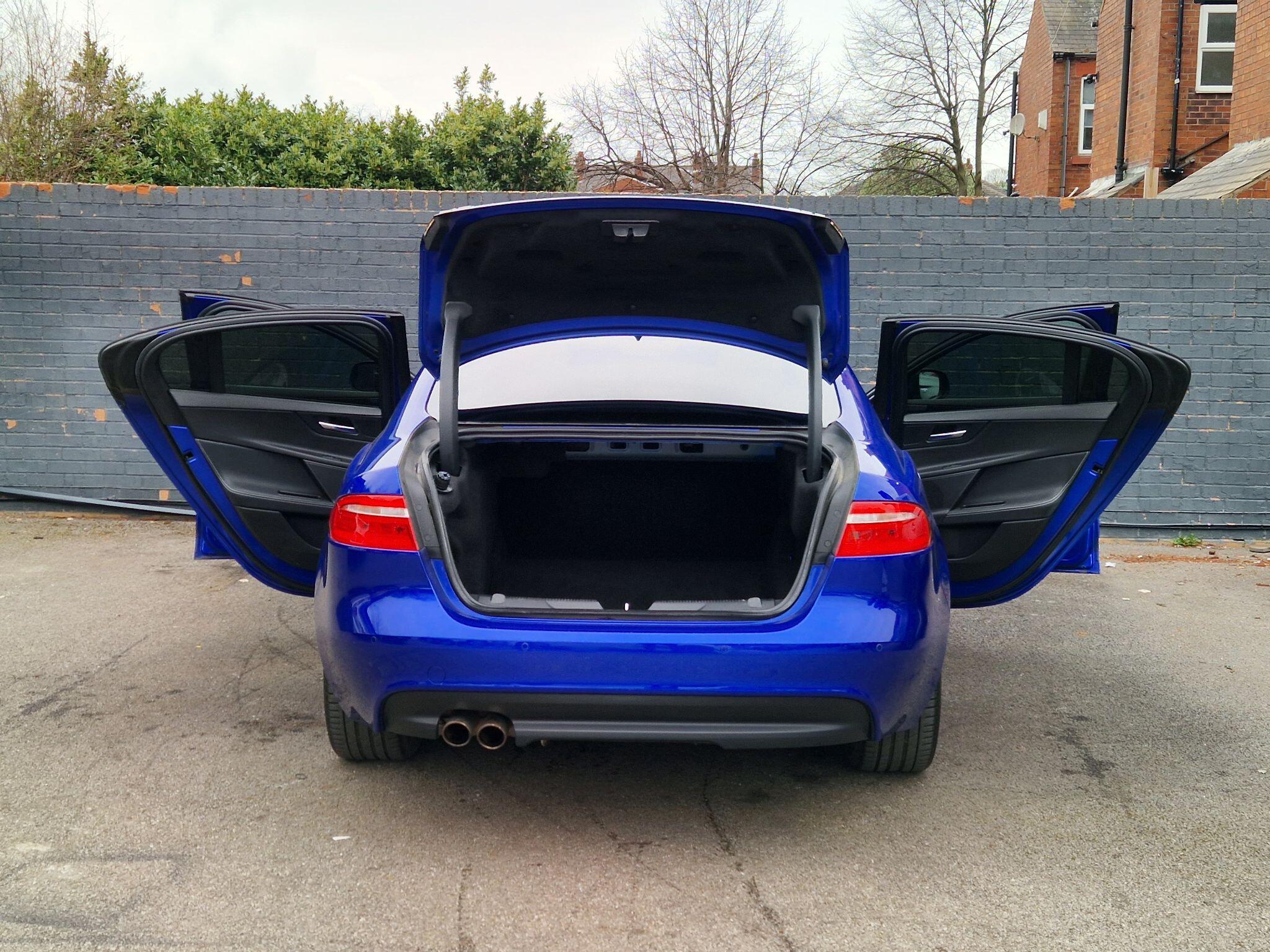 Jaguar XE - Image 20