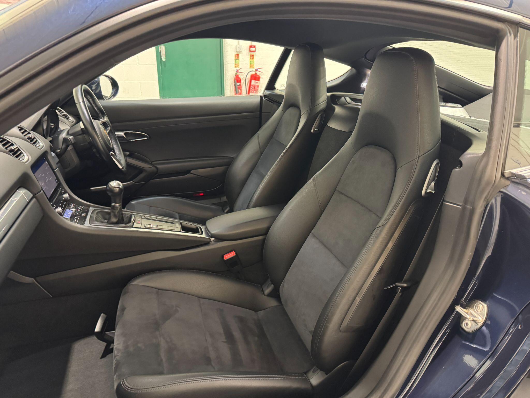 Porsche 718 Cayman - Image 51