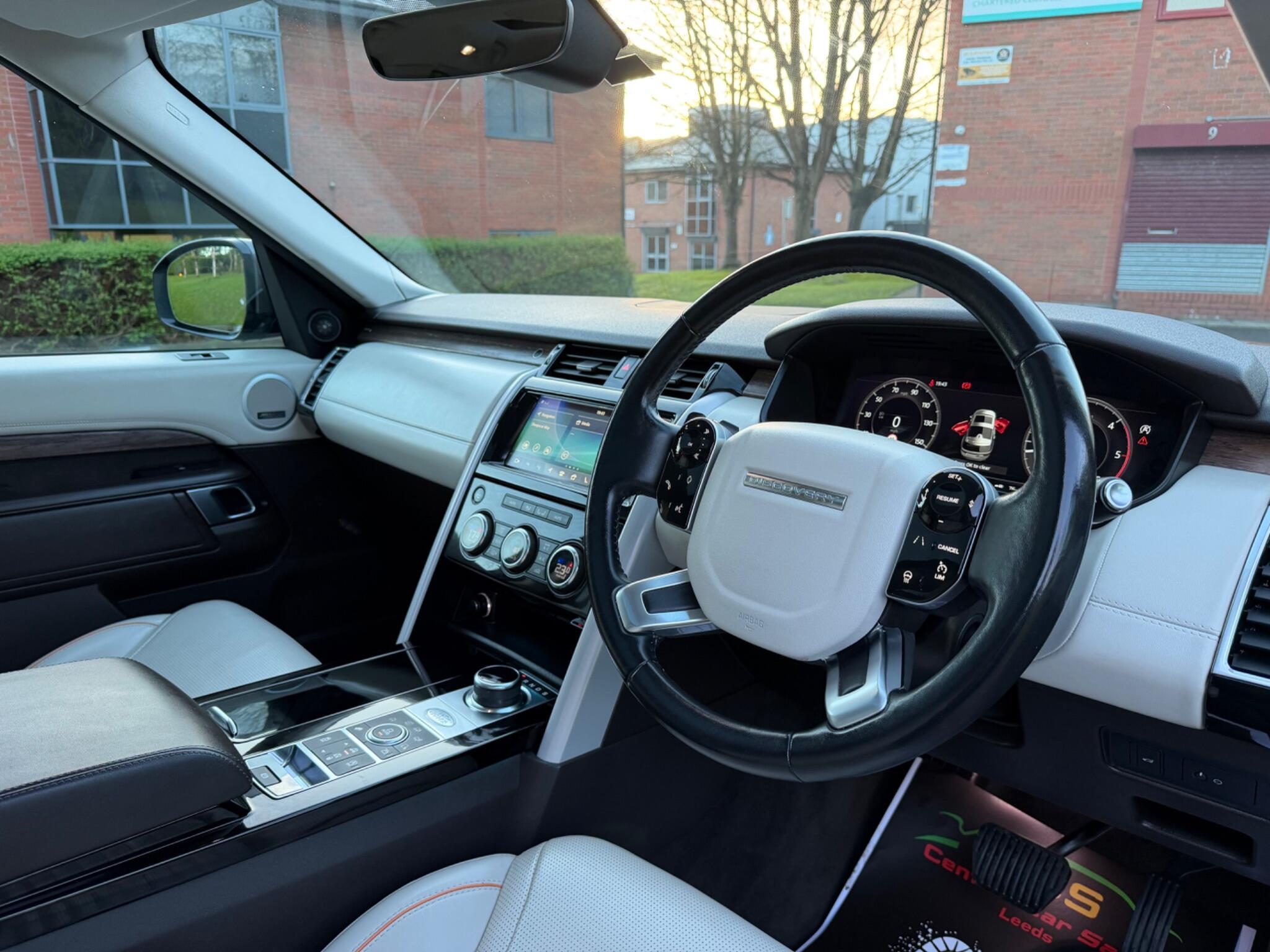 Land Rover Discovery - Image 32