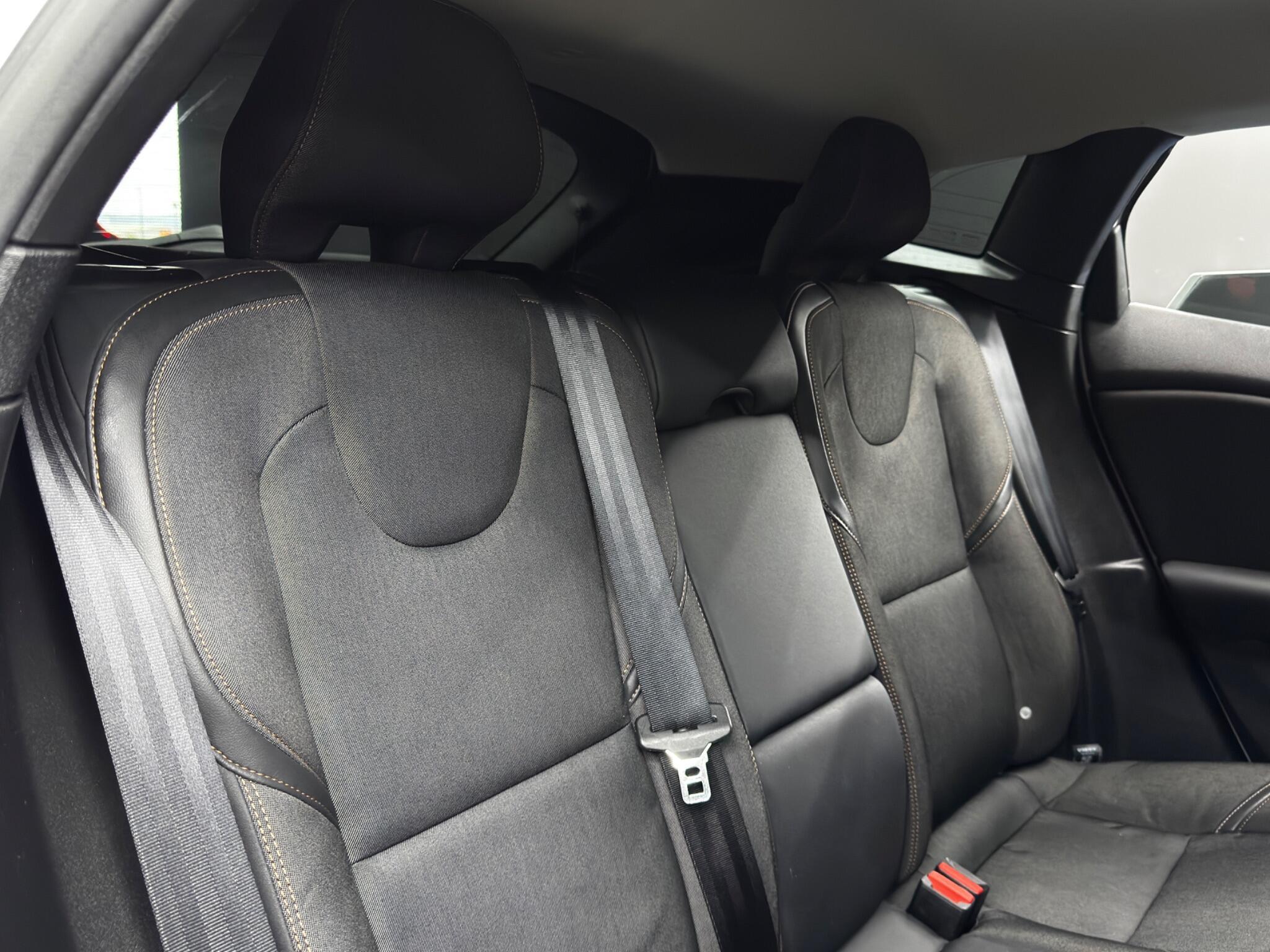 Volvo V40 CROSS COUNTRY - Image 15