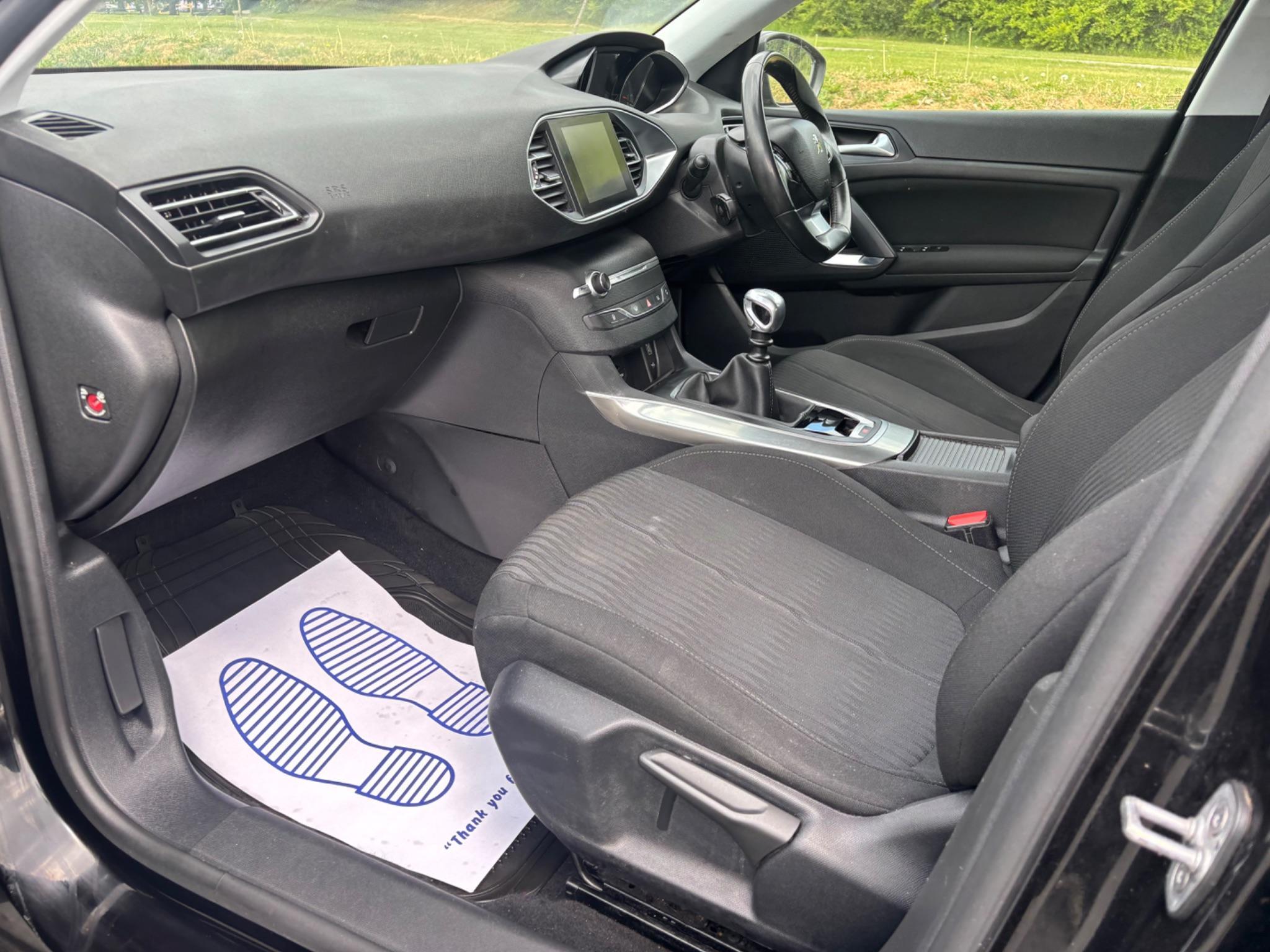 Peugeot 308 - Image 10